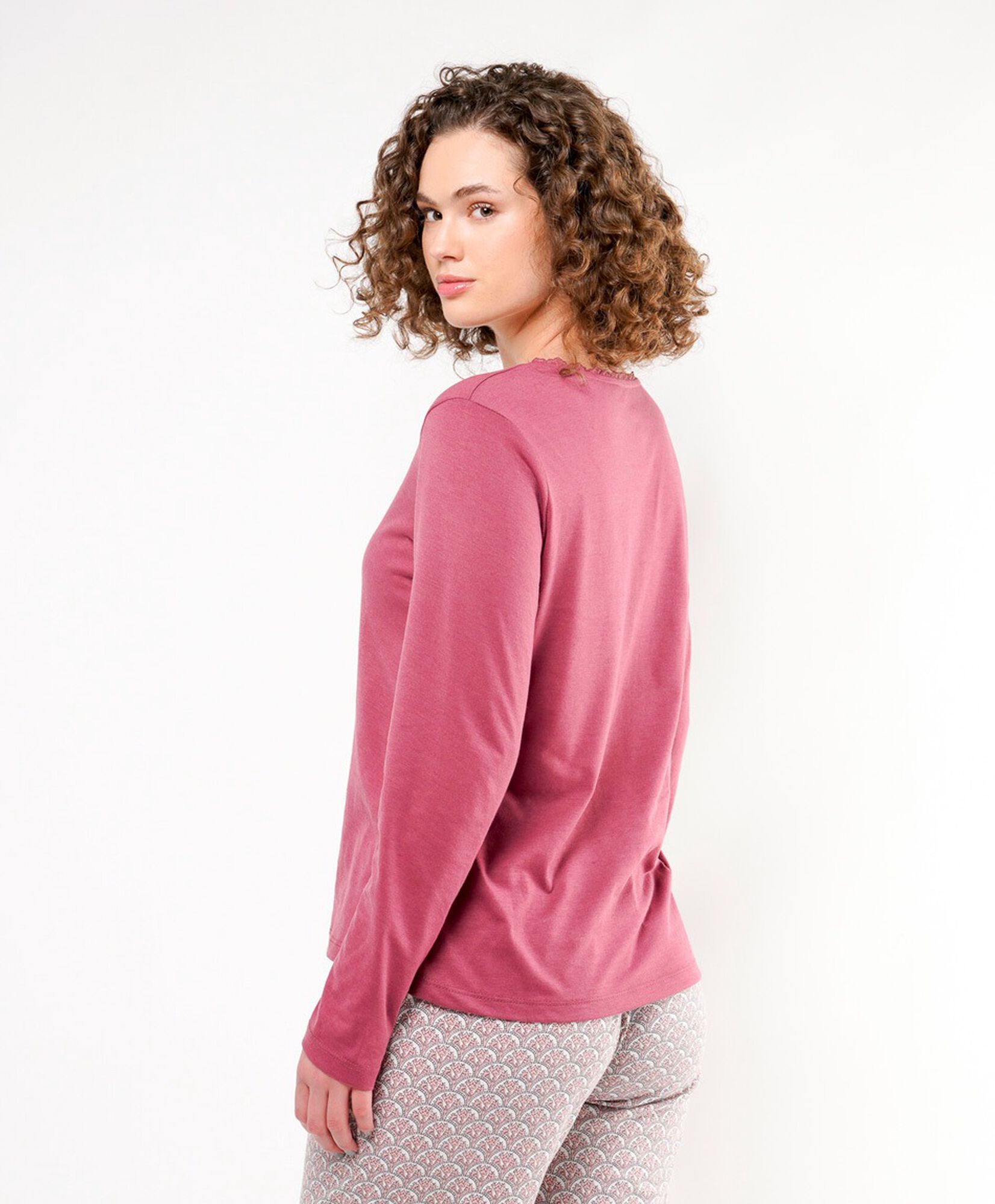 Pijama mujer detalles floreado Pijama mujer detalles floreado