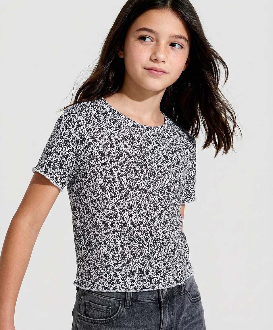 Polera ni&ntilde;a textura floreada