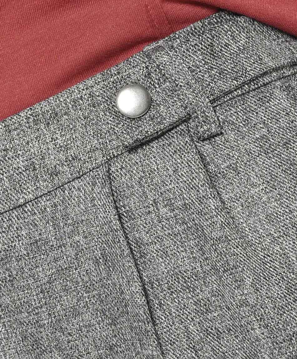 Pantal&oacute;n mujer liso pinzas y botones