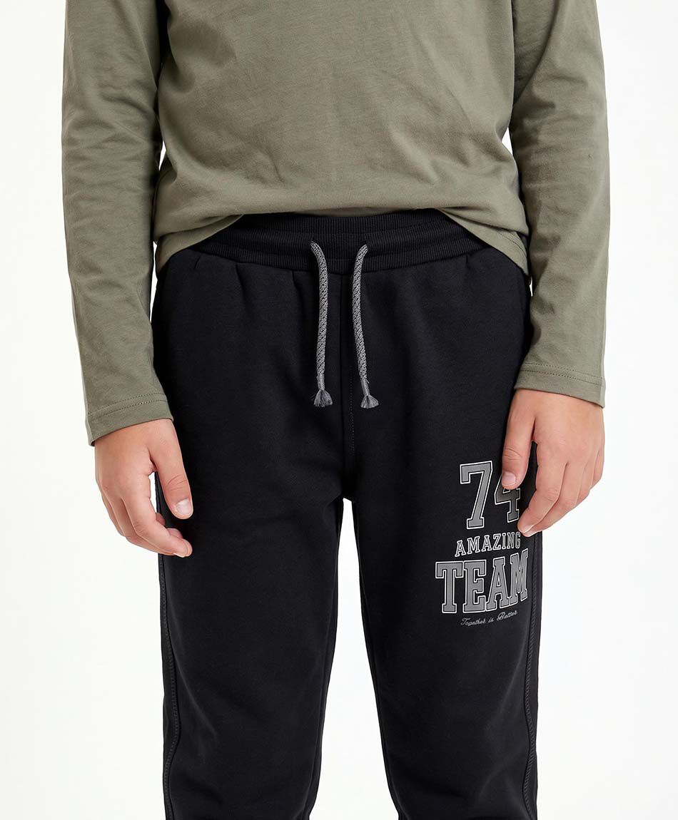 Pantal&oacute;n buzo ni&ntilde;o team