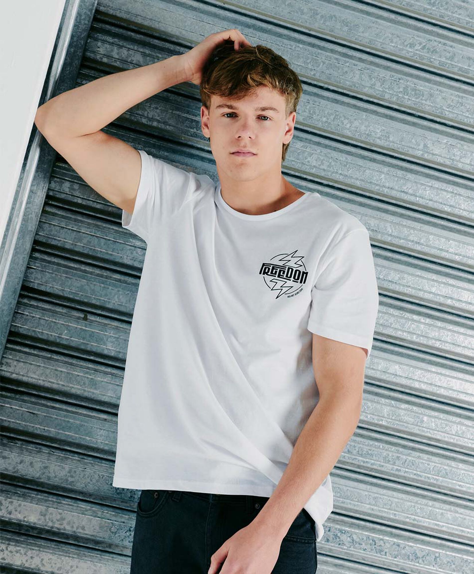 Polera hombre doble estampado freedom Polera hombre doble estampado freedom