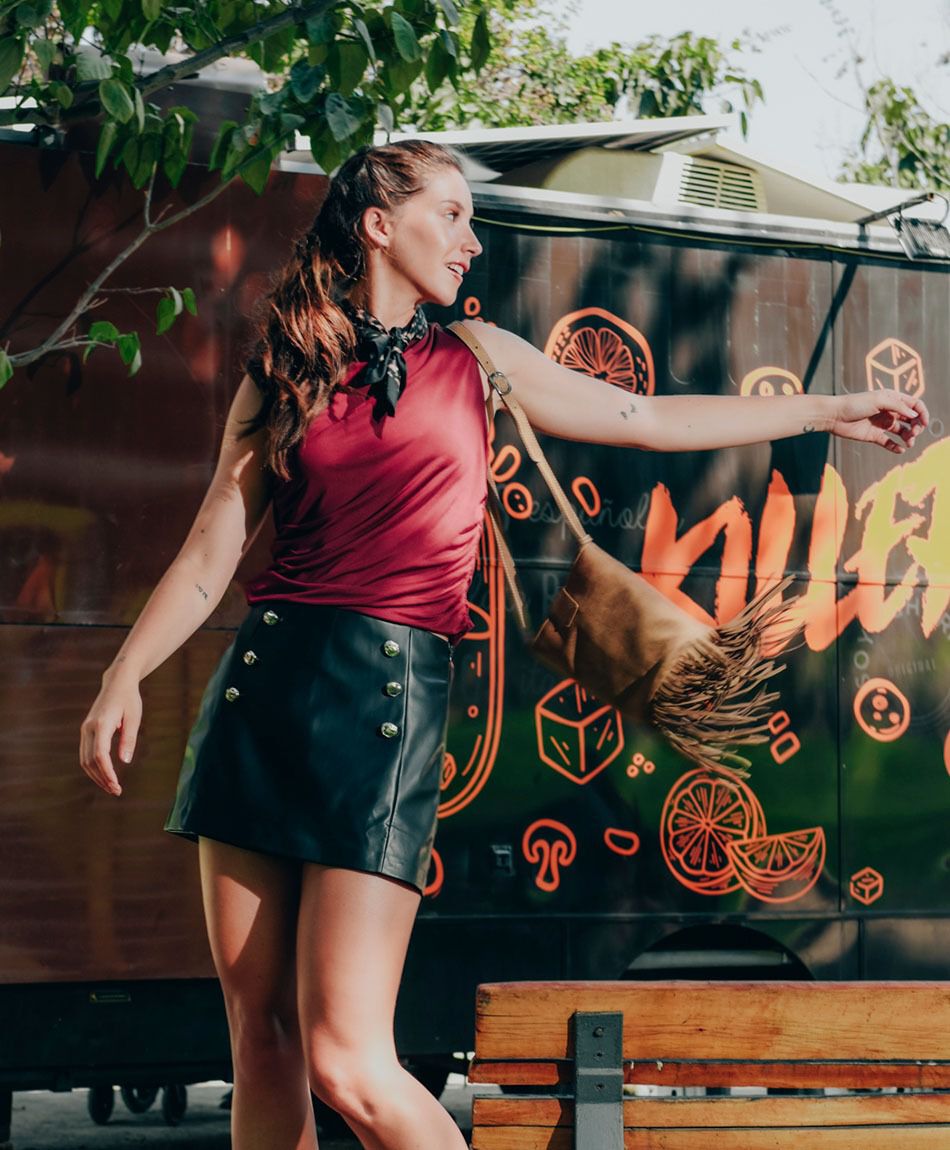 Mini falda mujer short cuerina botones