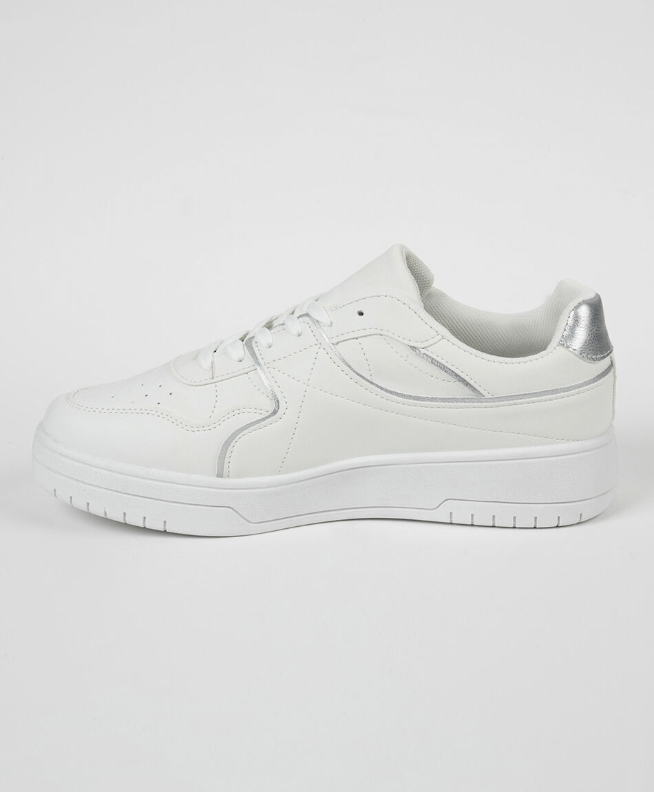 Zapatilla mujer puntos calados