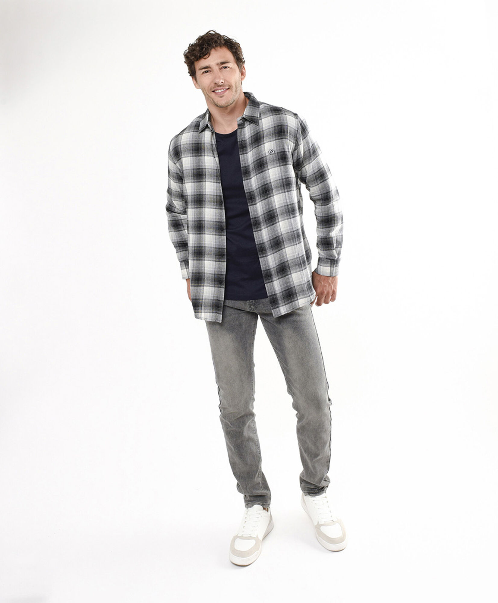 Camisa hombre cuadrille blanco y negro Camisa hombre cuadrille blanco y negro
