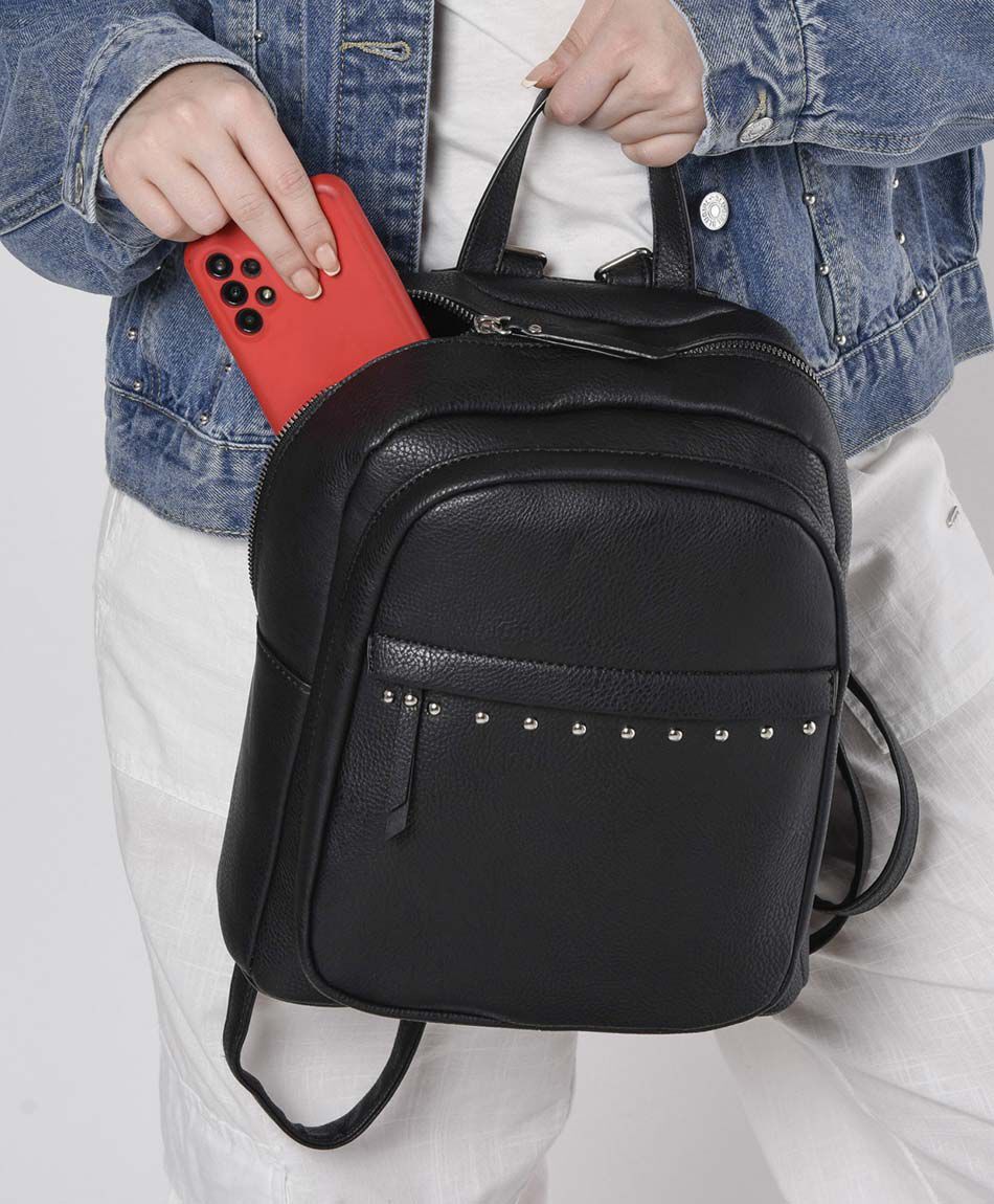 Mochila mujer tachas