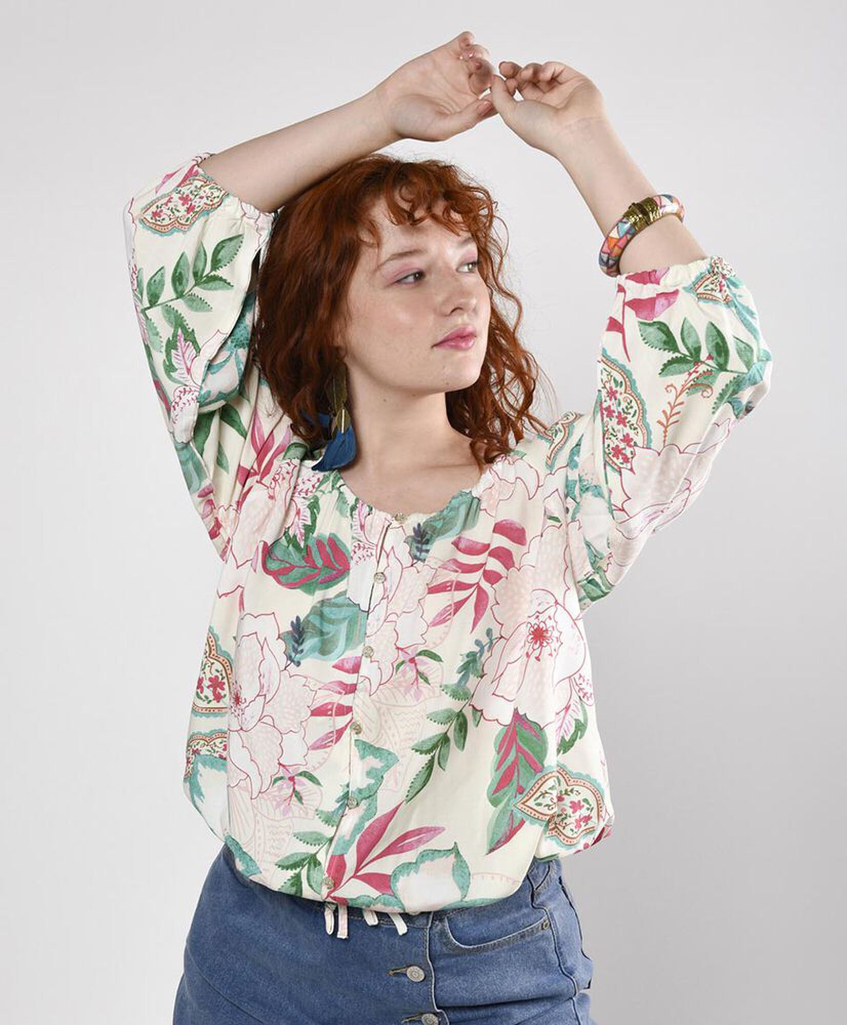 Blusa manga 3/4 cuello off shoulder Blusa manga 3/4 cuello off shoulder