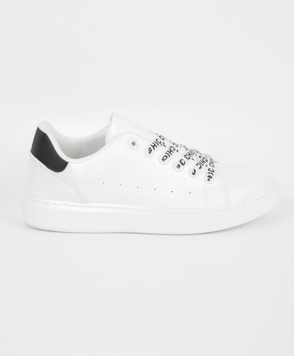Zapatilla mujer cord&oacute;n texto