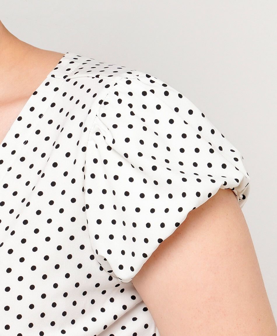 Blusa mujer puntos ajustada