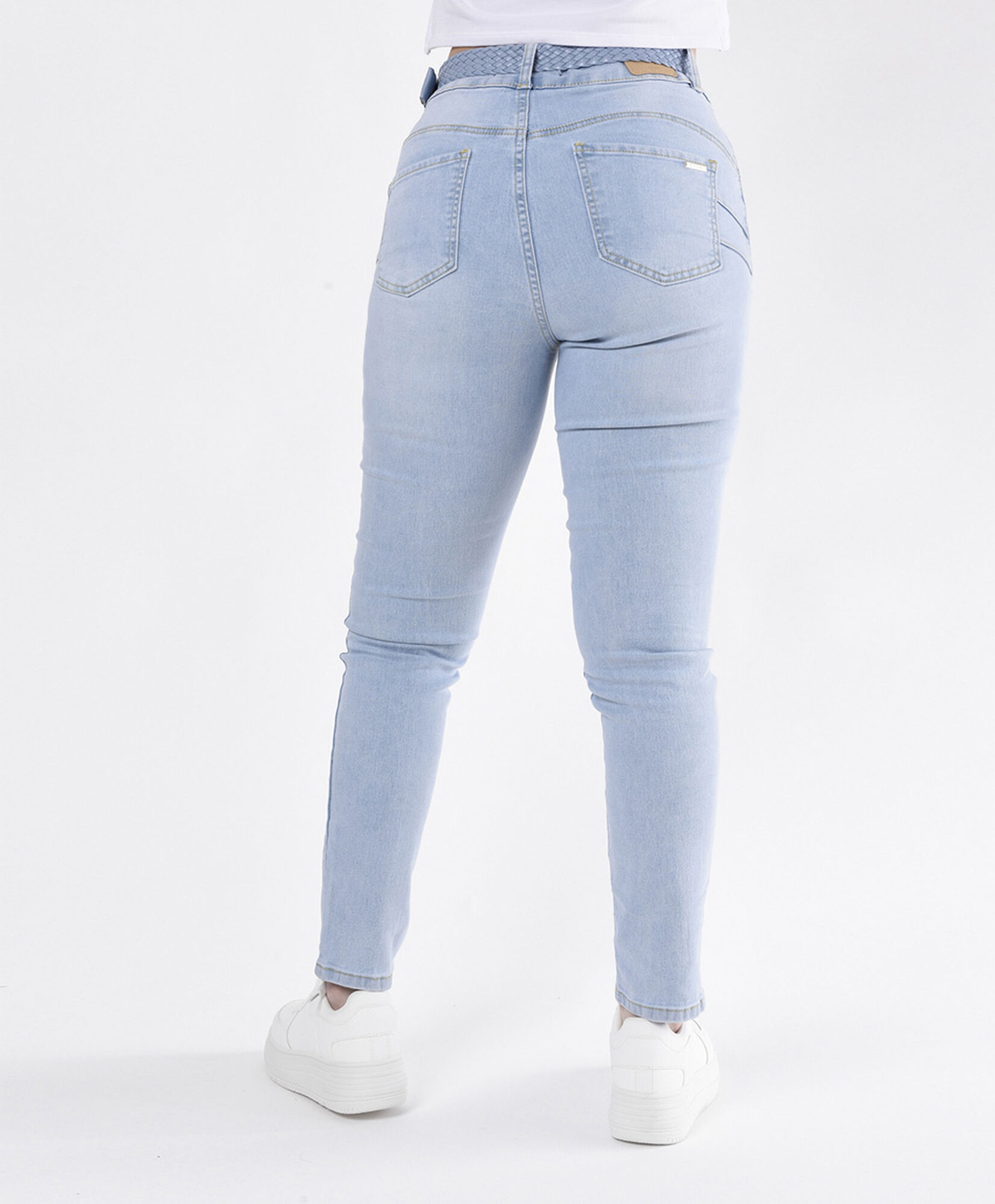 Jeans mujer cinturón trenzado slim fit Jeans mujer cinturón trenzado slim fit
