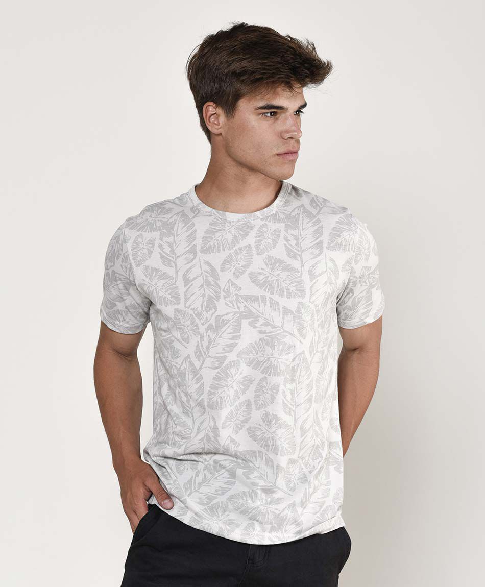 Polera estampada hojas