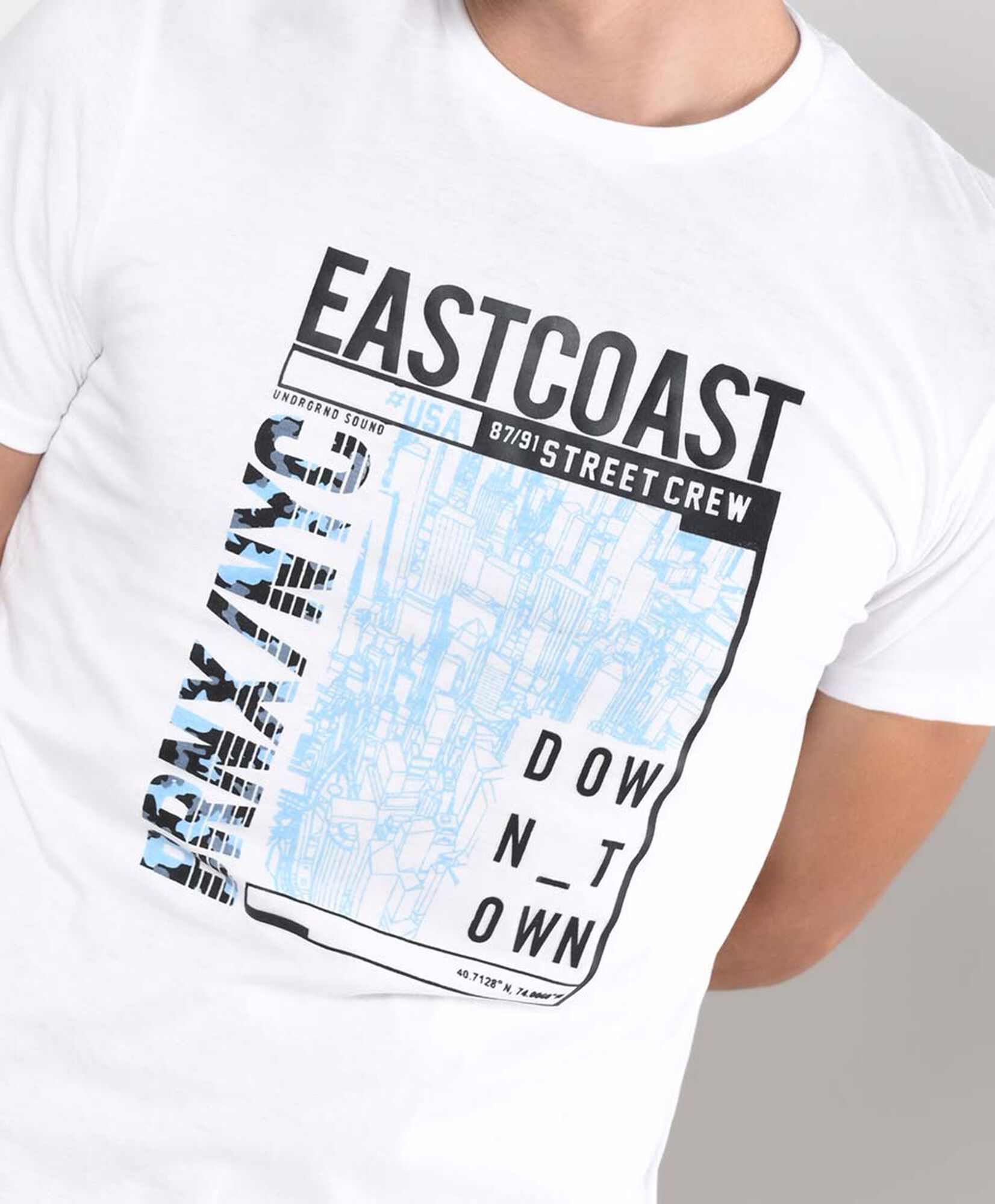 Polera deportiva hombre estampado ciudad Polera deportiva hombre estampado ciudad