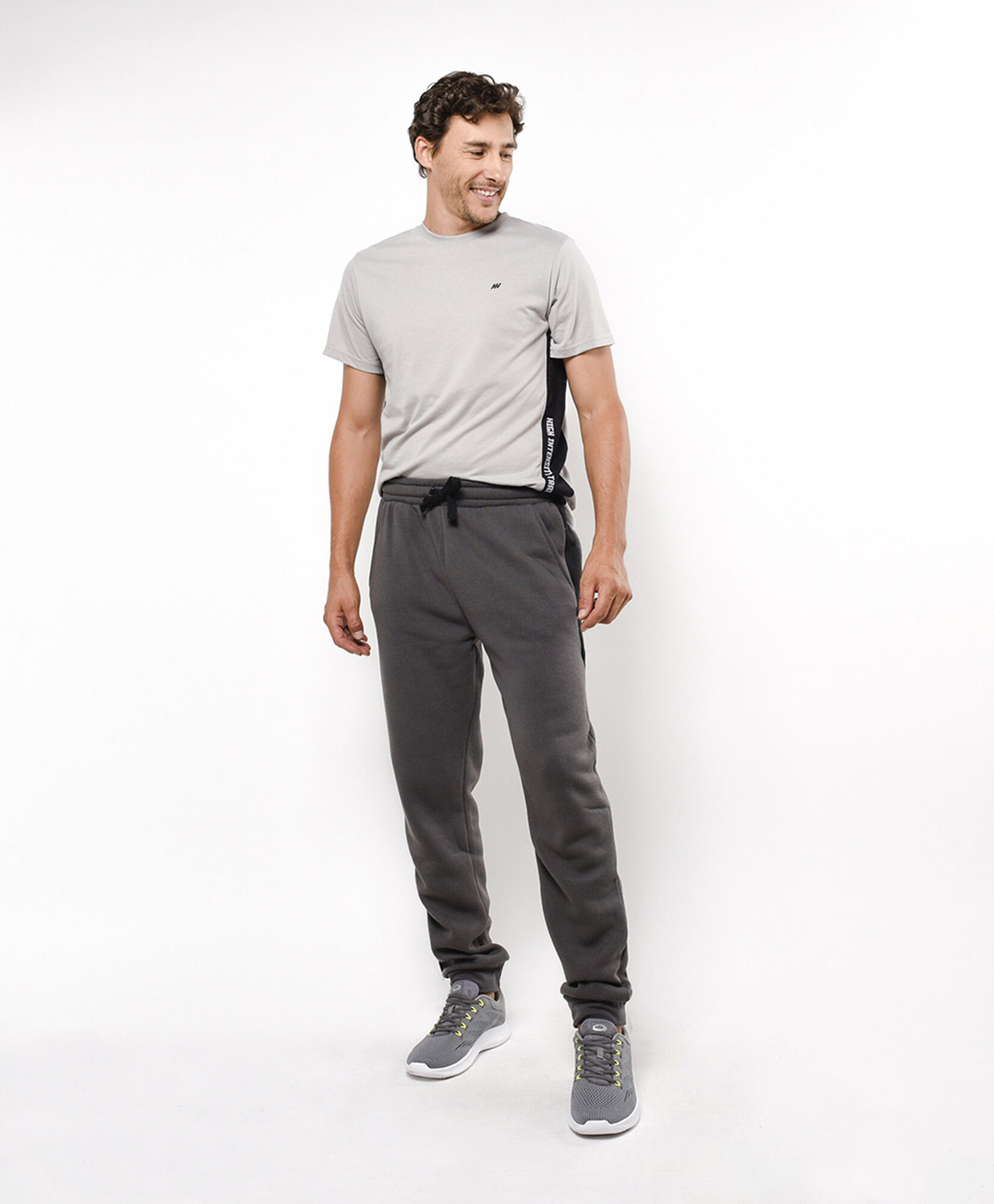 Pantalón deportivo hombre línea negra Pantalón deportivo hombre línea negra