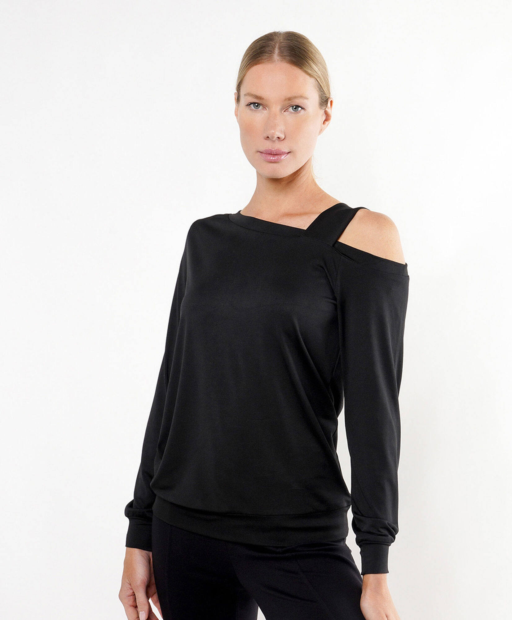 Polera mujer lisa cuello asimétrico Polera mujer lisa cuello asimétrico