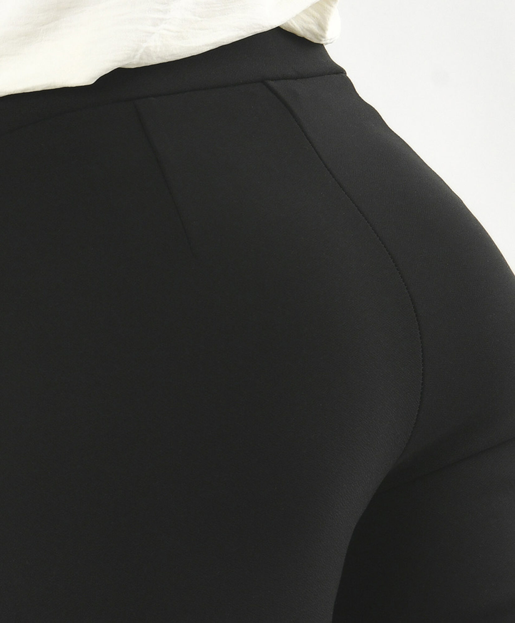 Pantalón mujer flare basta abierta Pantalón mujer flare basta abierta
