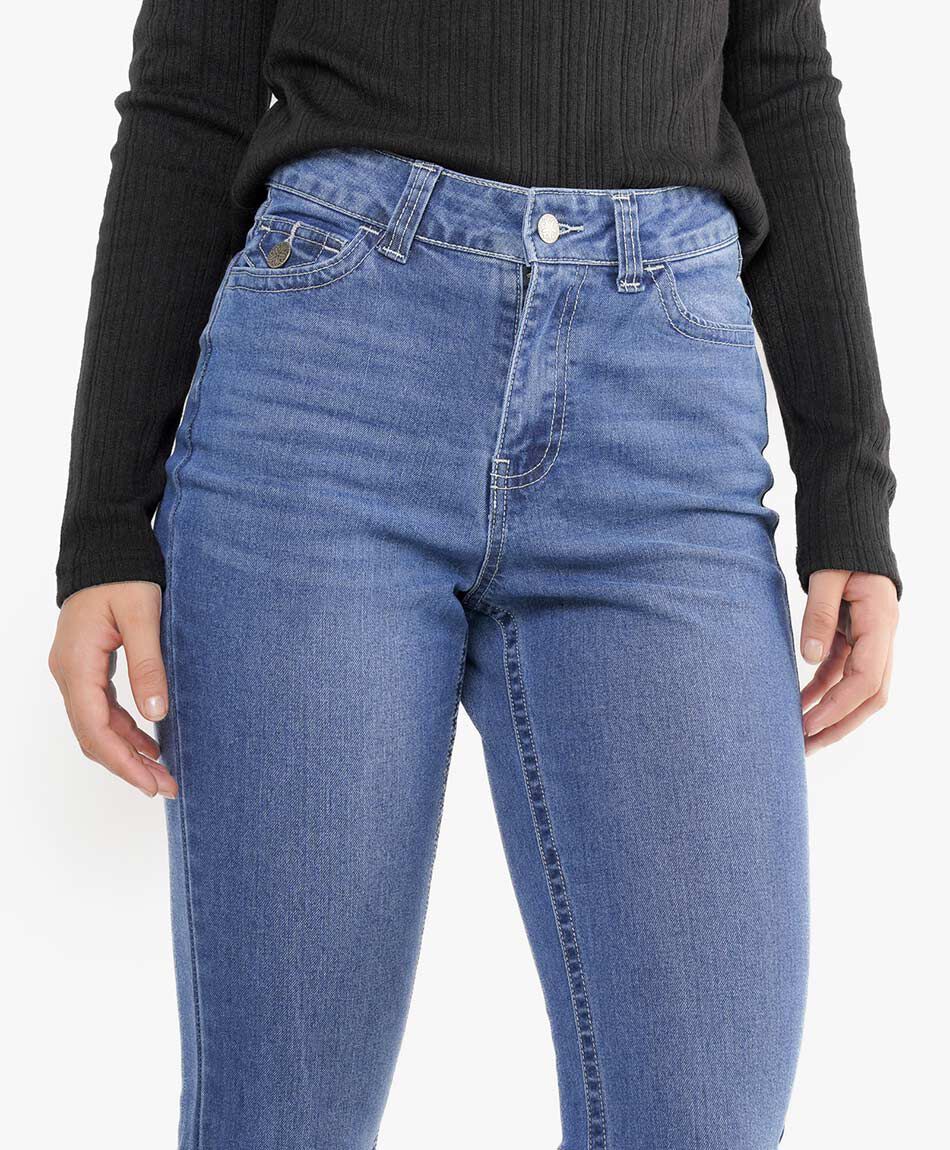Jeans mujer bolsillos bordados