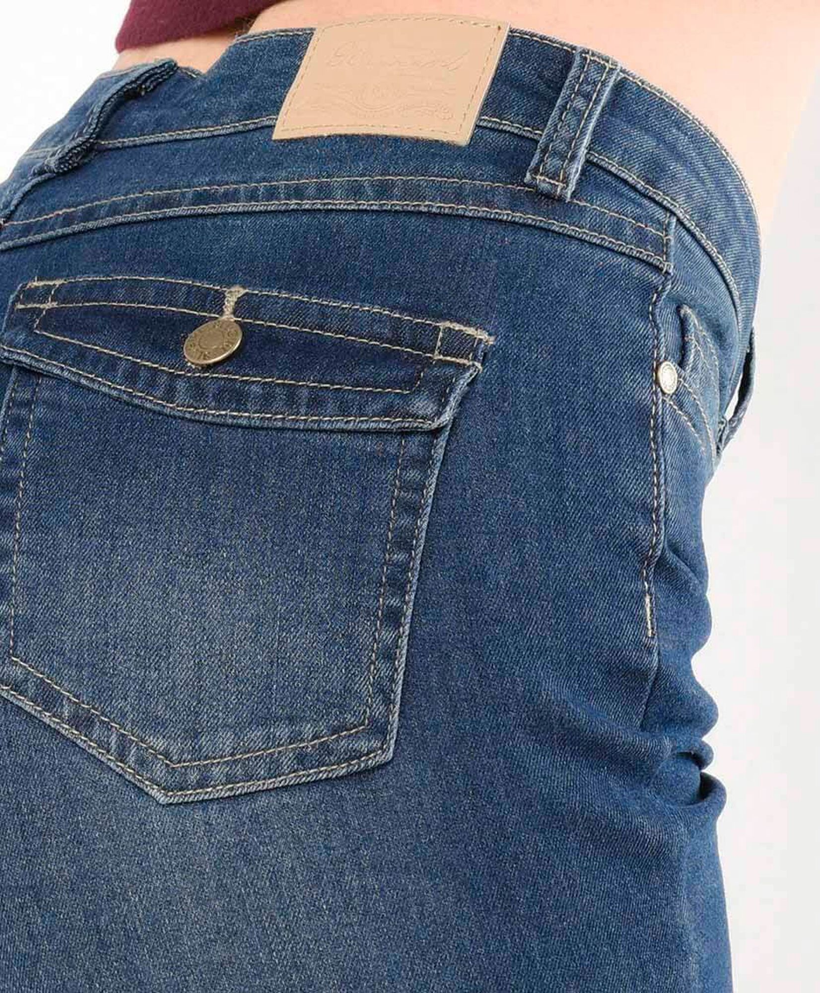 Jeans mujer bolsillos botón flare Jeans mujer bolsillos botón flare
