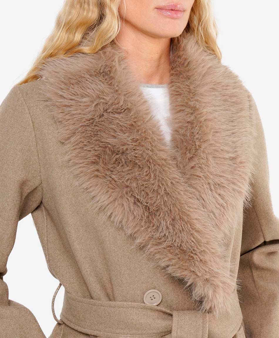 Abrigo mujer cuello pelos