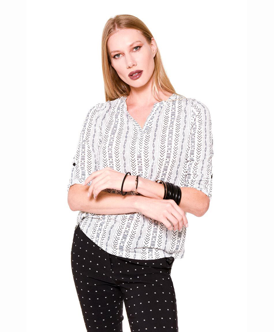 Polera camisera estampada