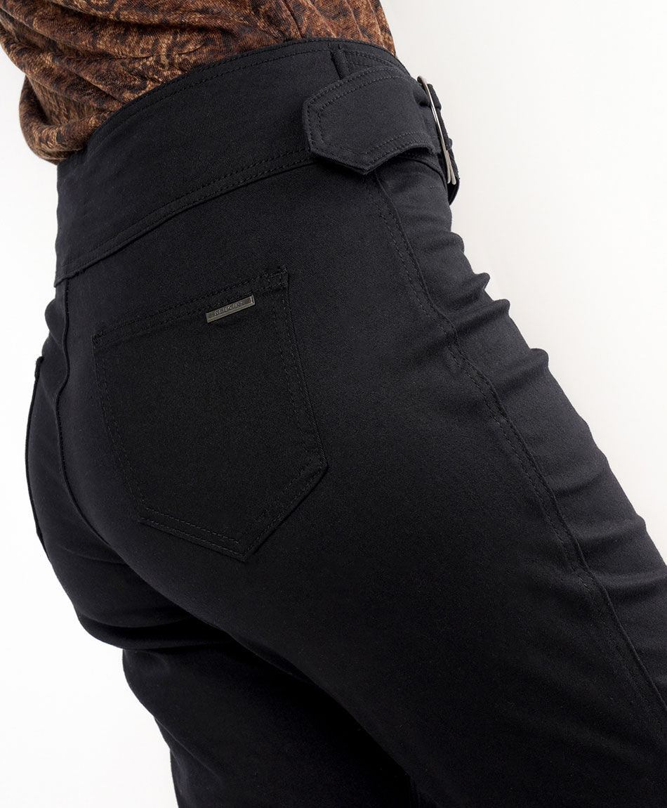 Jeans mujer cintur&oacute;n pretina flare