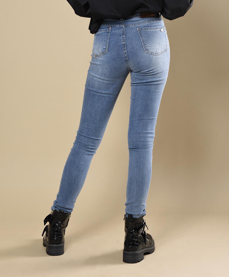 Jeans tiro alto skinny fit
