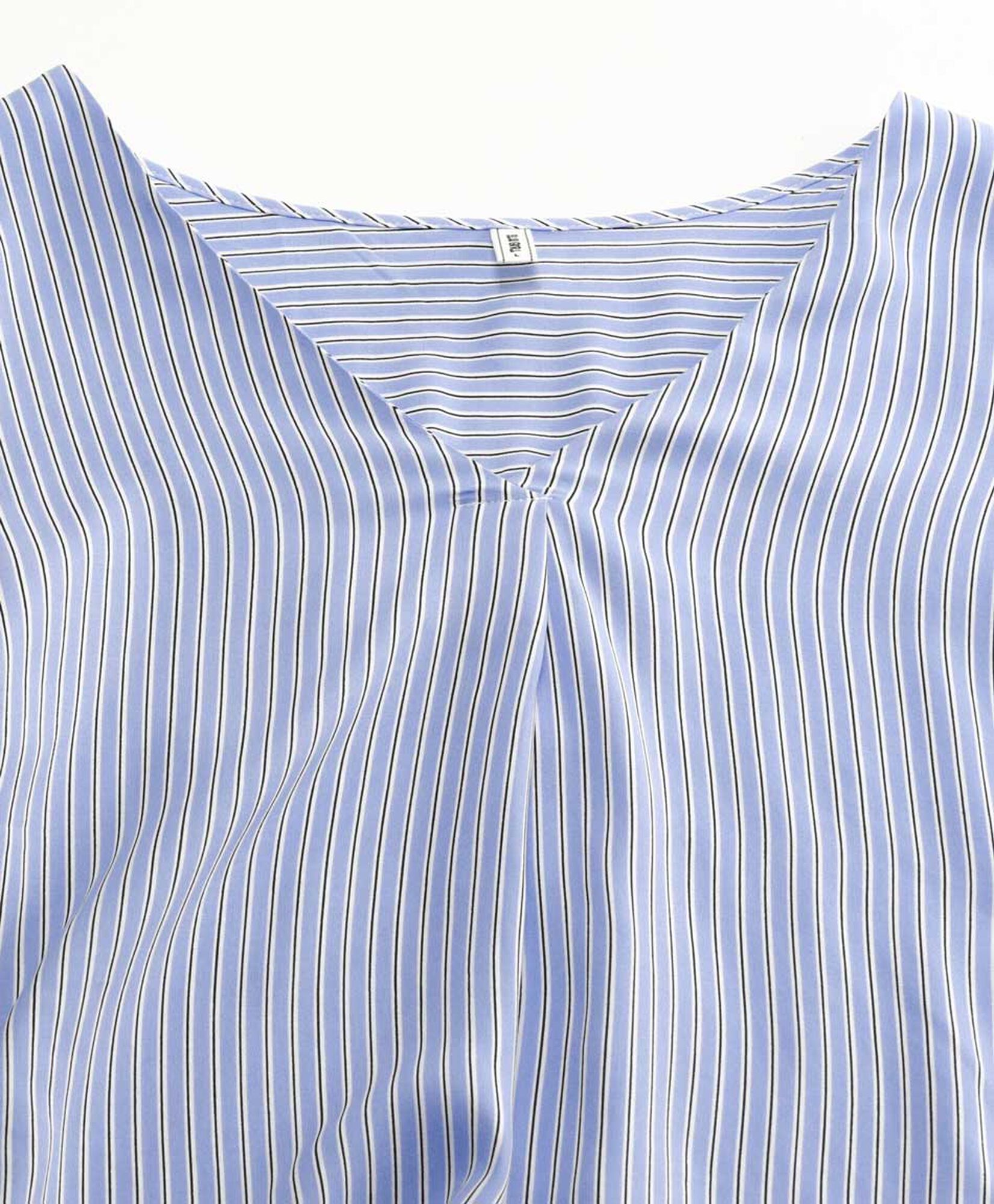 Blusa mujer líneas cuello en v Blusa mujer líneas cuello en v