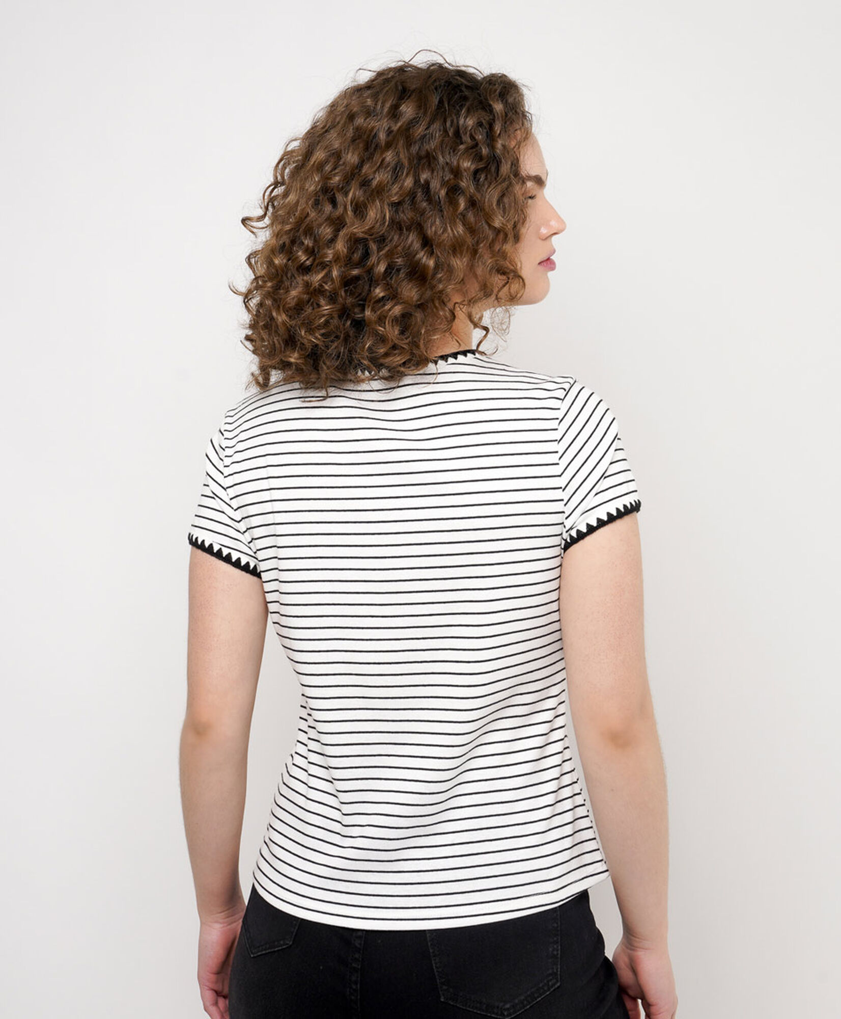 Polera mujer triángulos cuello Polera mujer triángulos cuello
