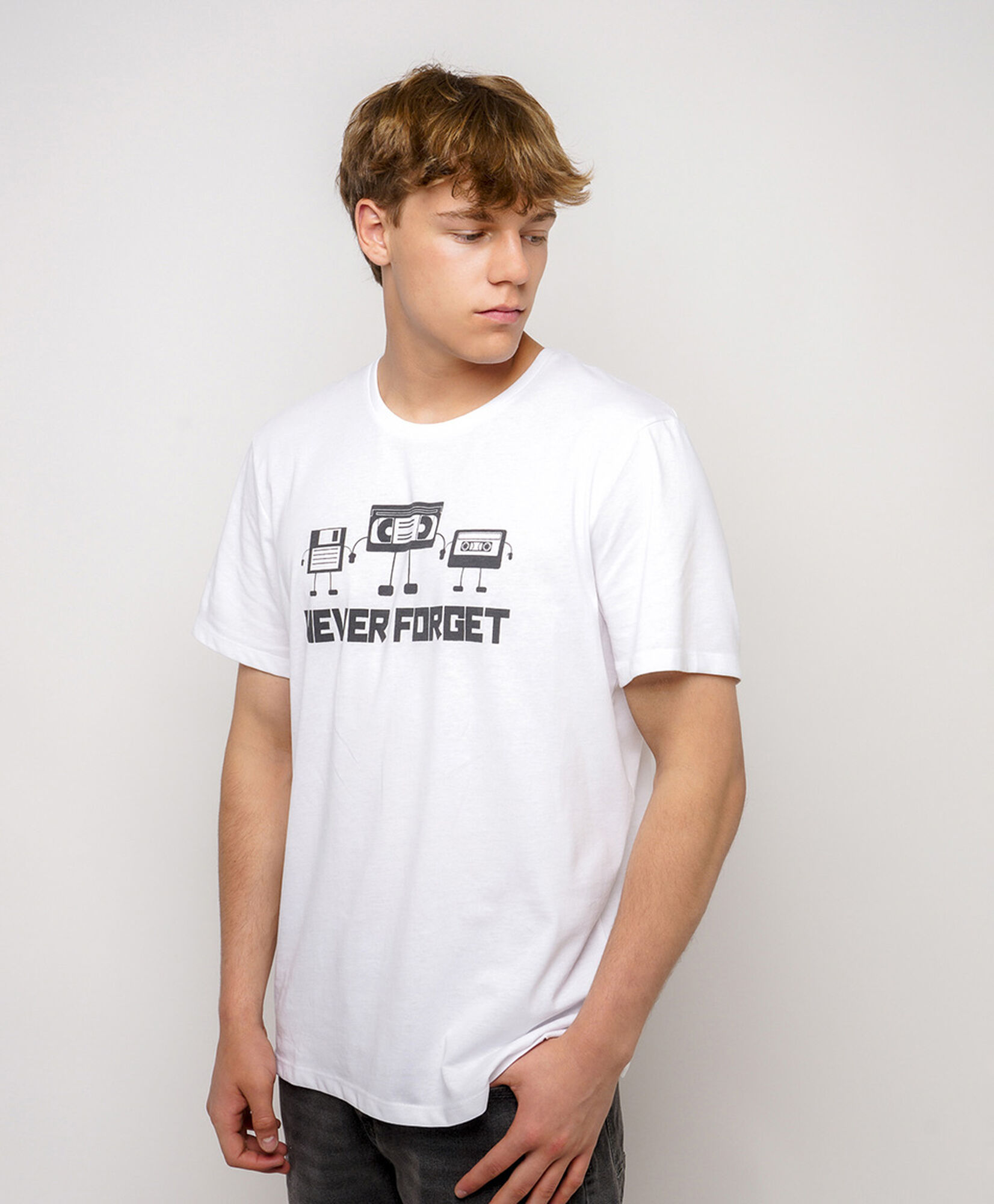 Polera hombre never forget Polera hombre never forget