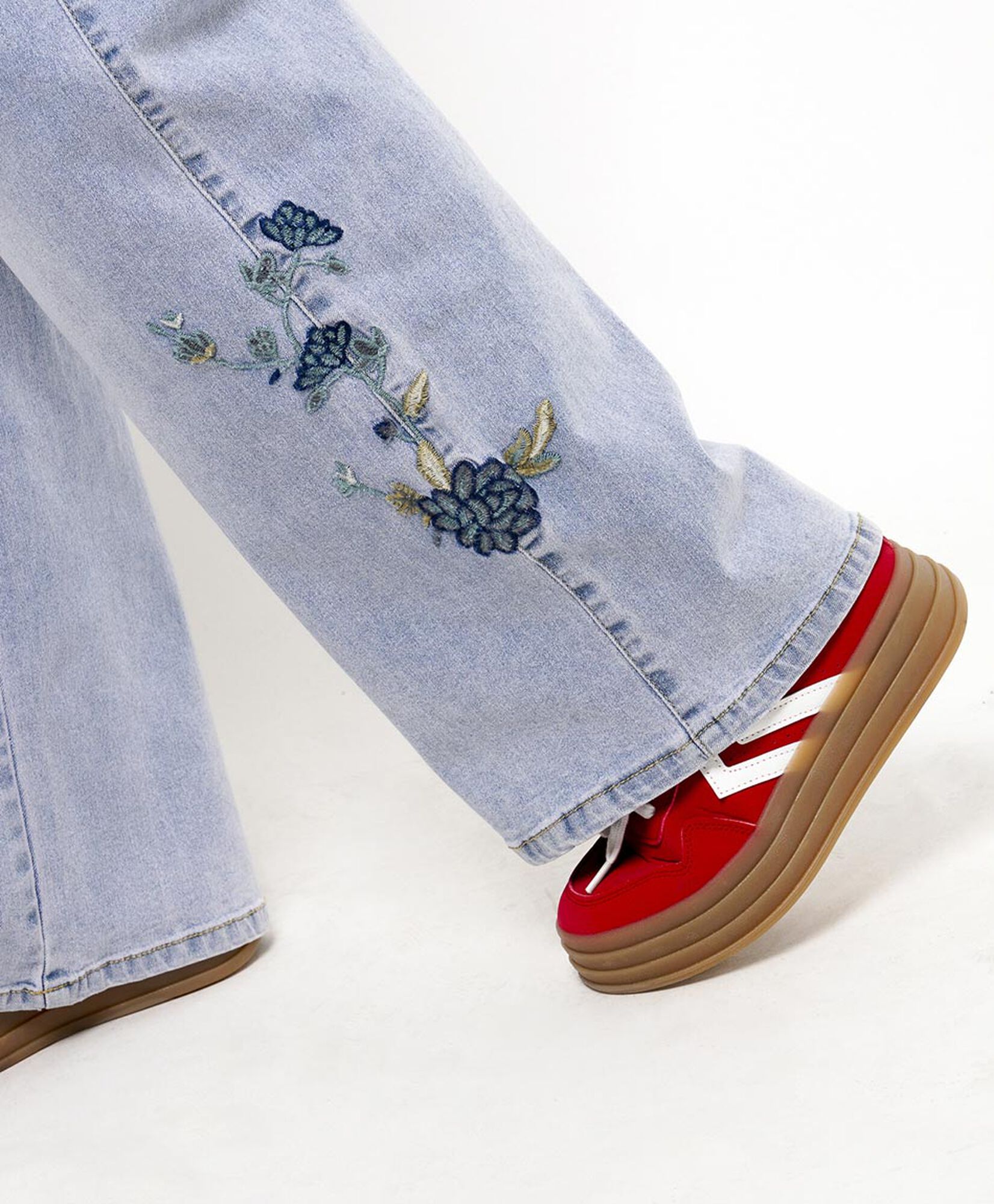 Jeans mujer bordado floral Jeans mujer bordado floral