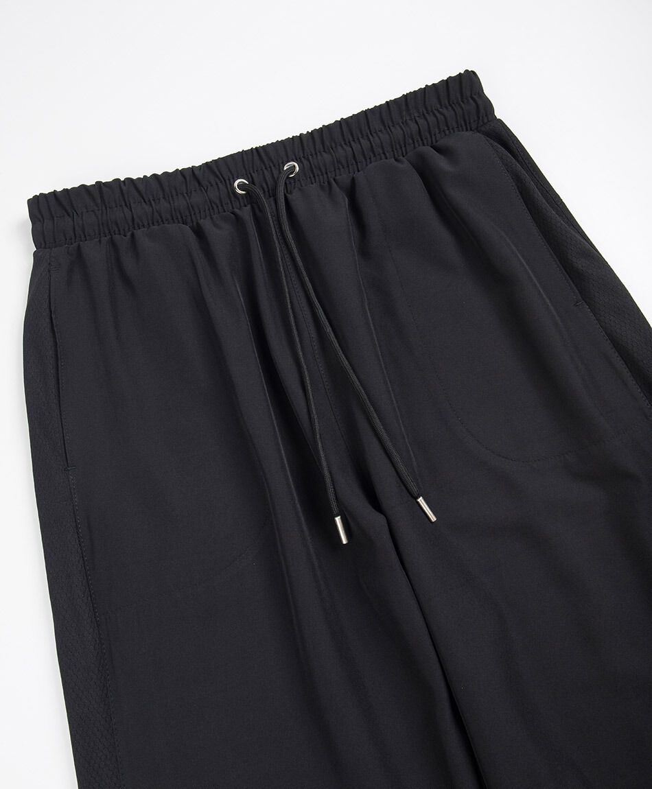 Pantal&oacute;n deportivo mujer delgado