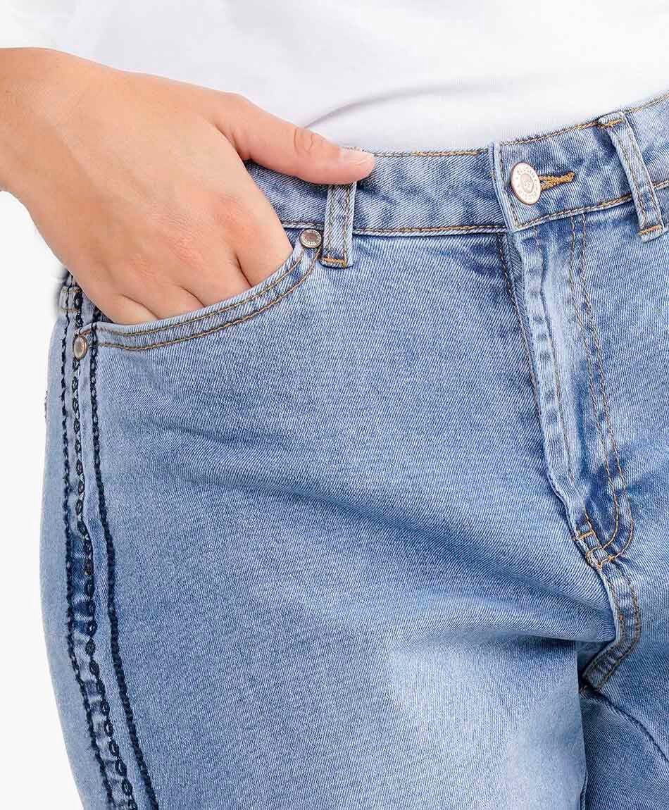 Jeans mujer  wide leg bordado lateral