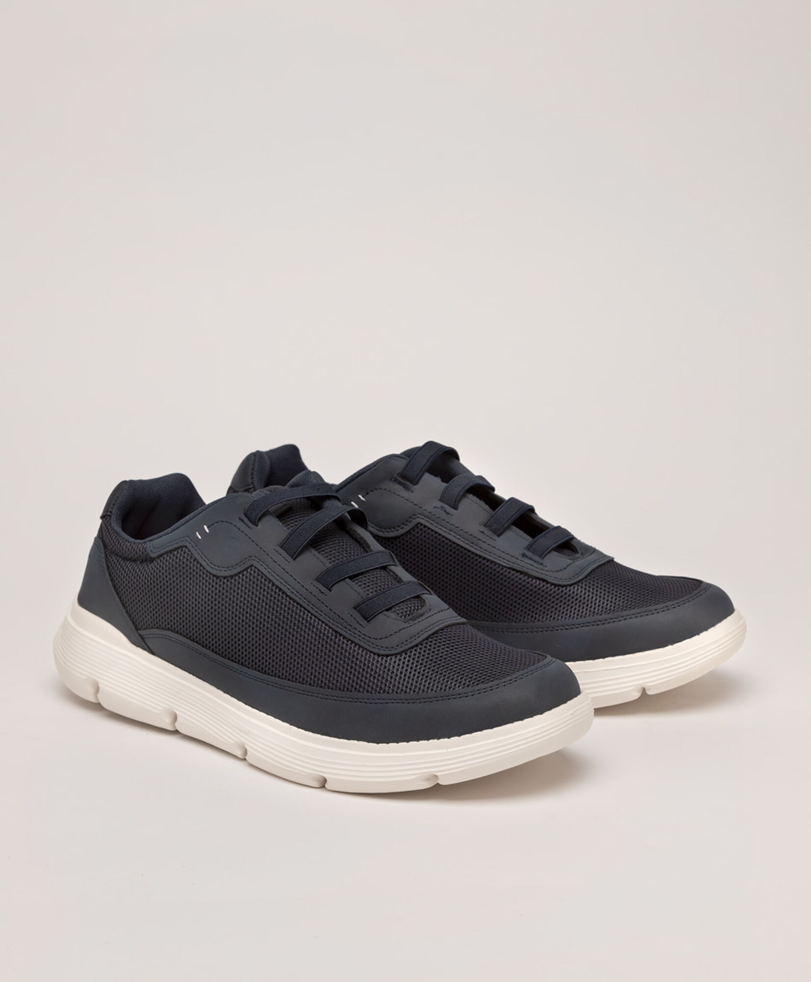 Zapatilla hombre malla estilo outdoor Zapatilla hombre malla estilo outdoor