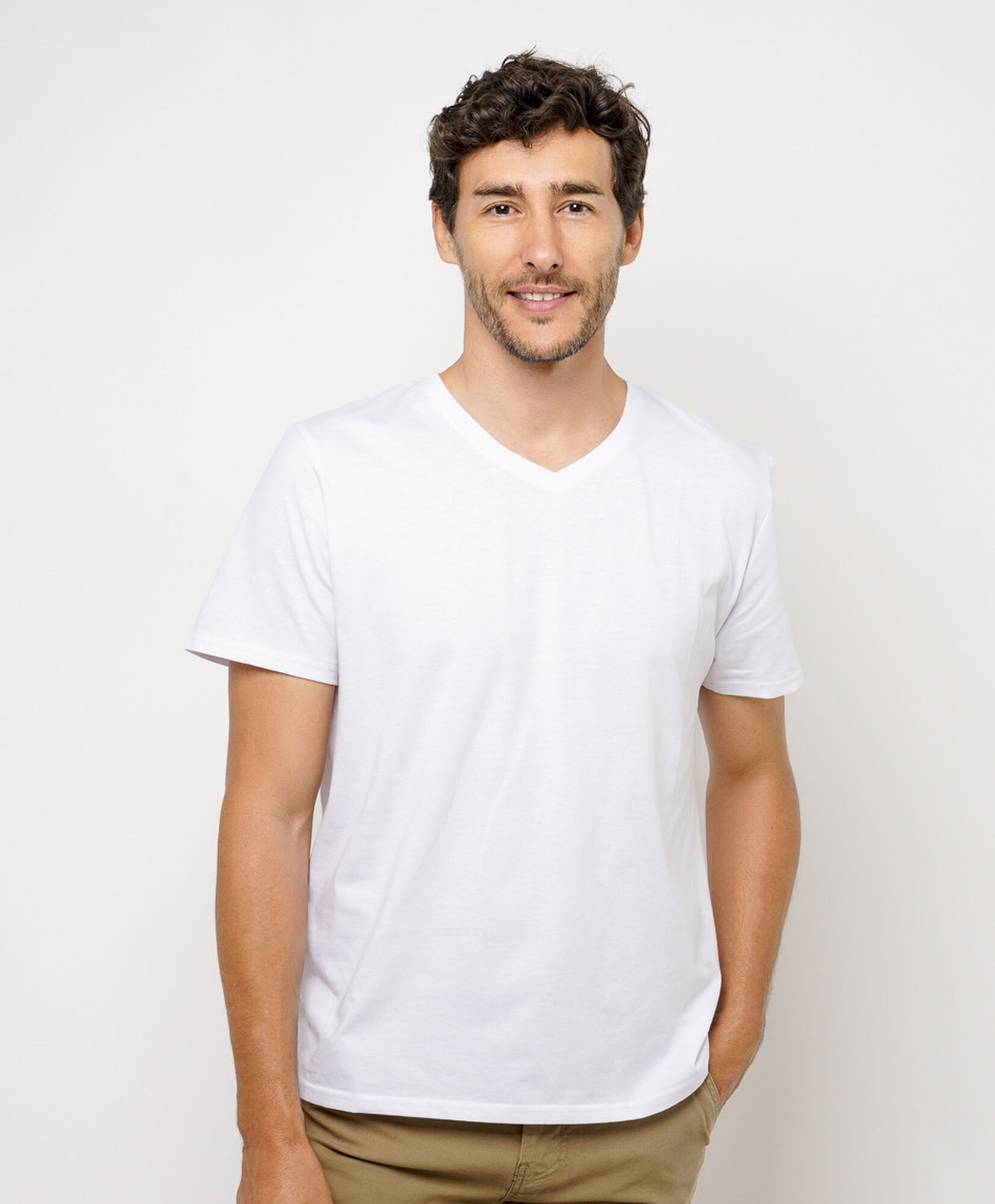 Polera hombre cuello v colores Polera hombre cuello v colores
