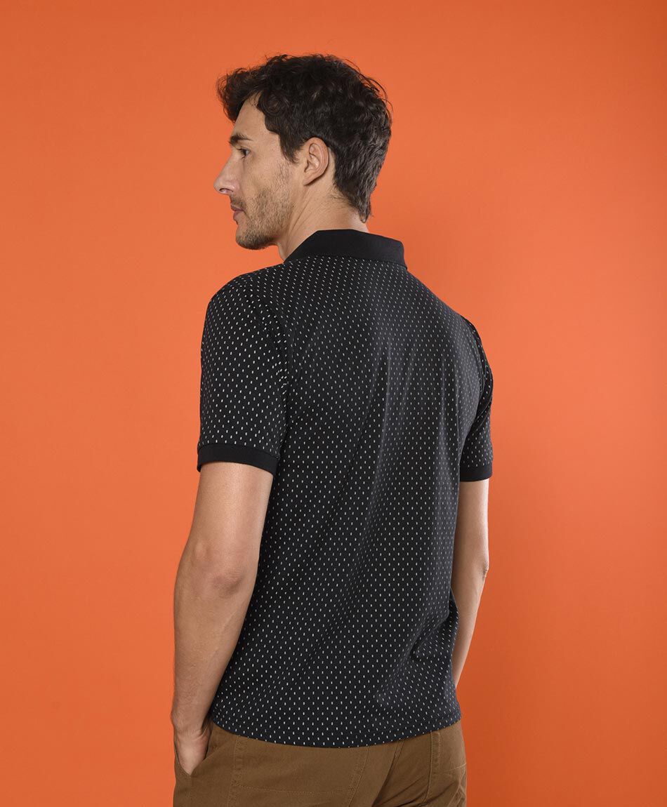 Polera manga corta cuello piqu&eacute;