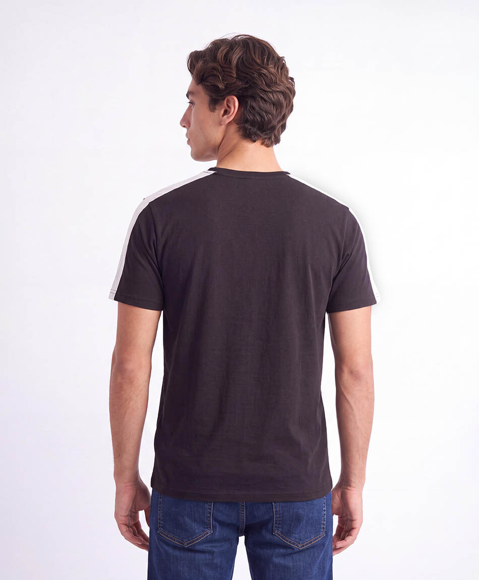 Polera hombre contraste l&iacute;neas