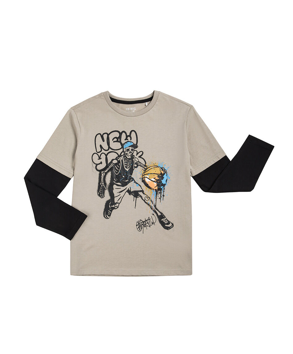 Polera ni&ntilde;o estampado b&aacute;squetbol