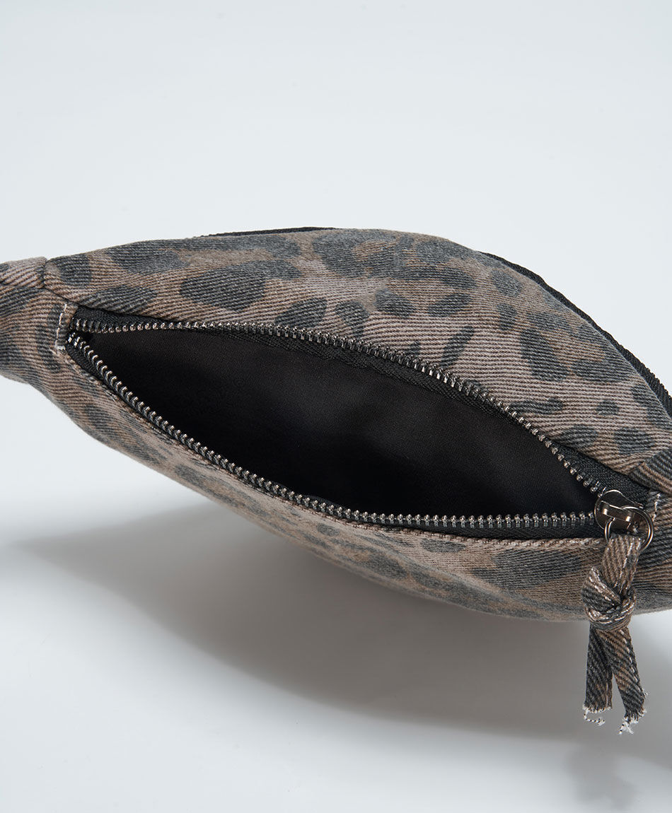 Banano mujer animal print