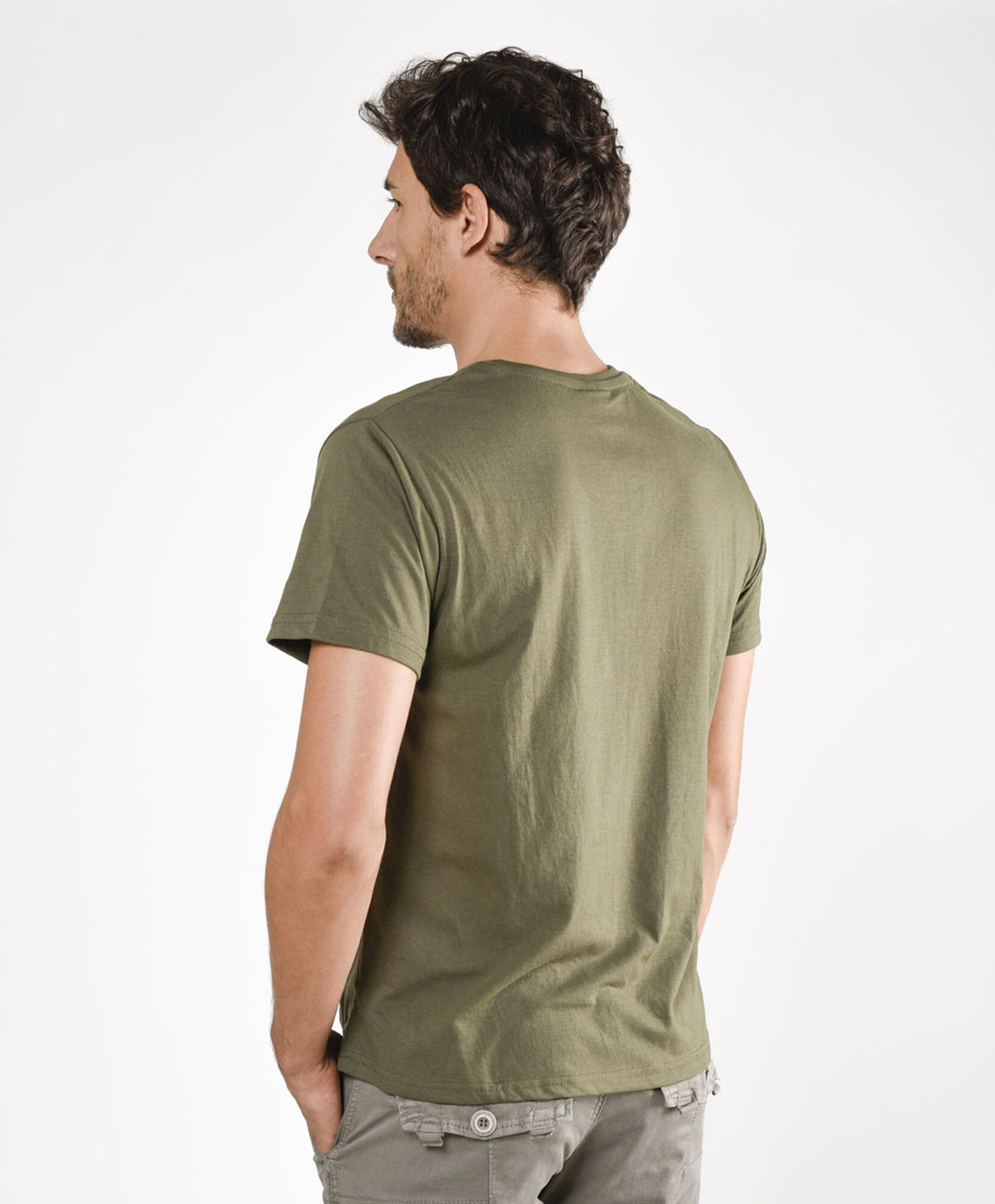 Polera hombre estampado central Polera hombre estampado central