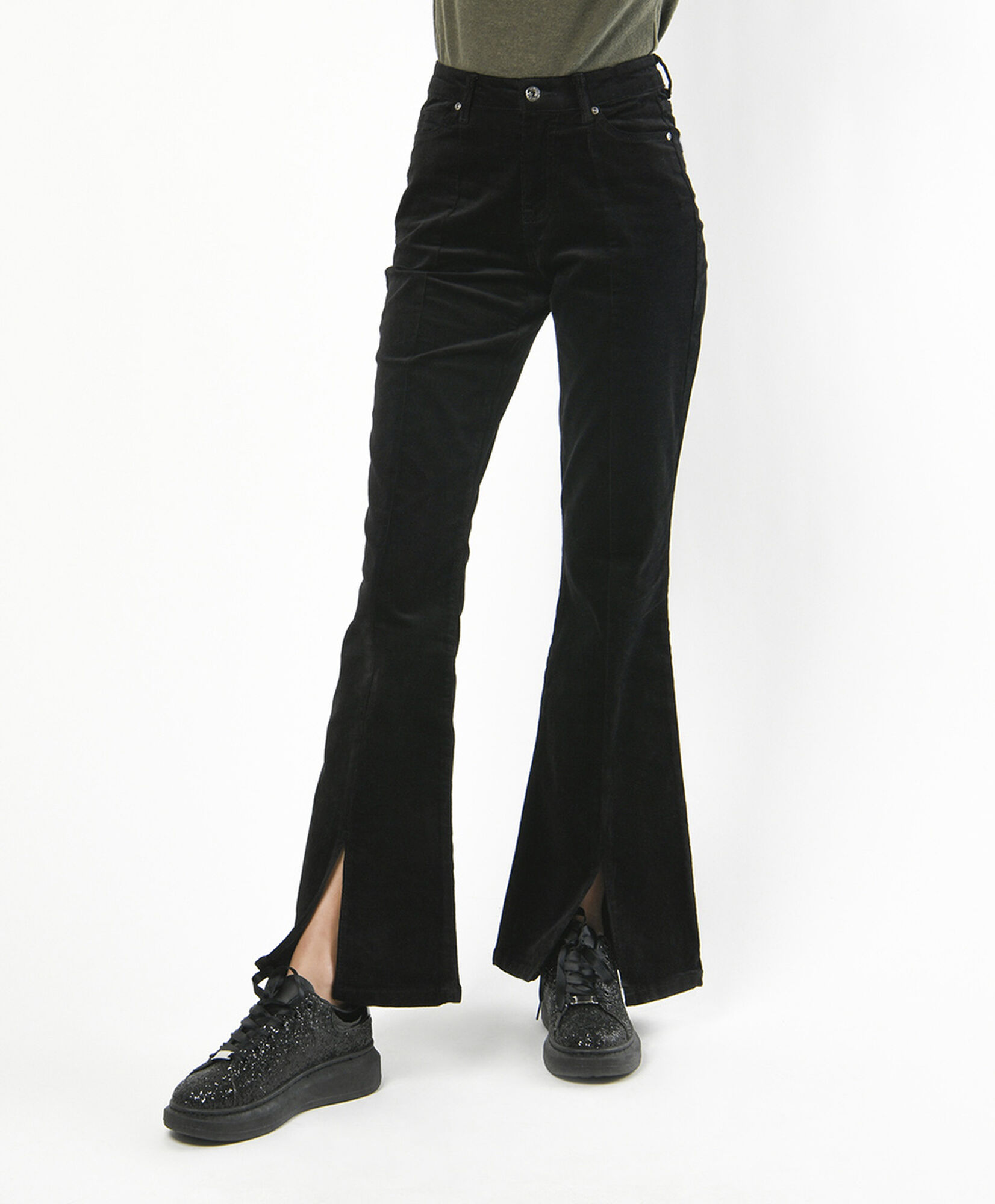 Pantalón mujer corderoy basta abierta negro Pantalón mujer corderoy basta abierta negro