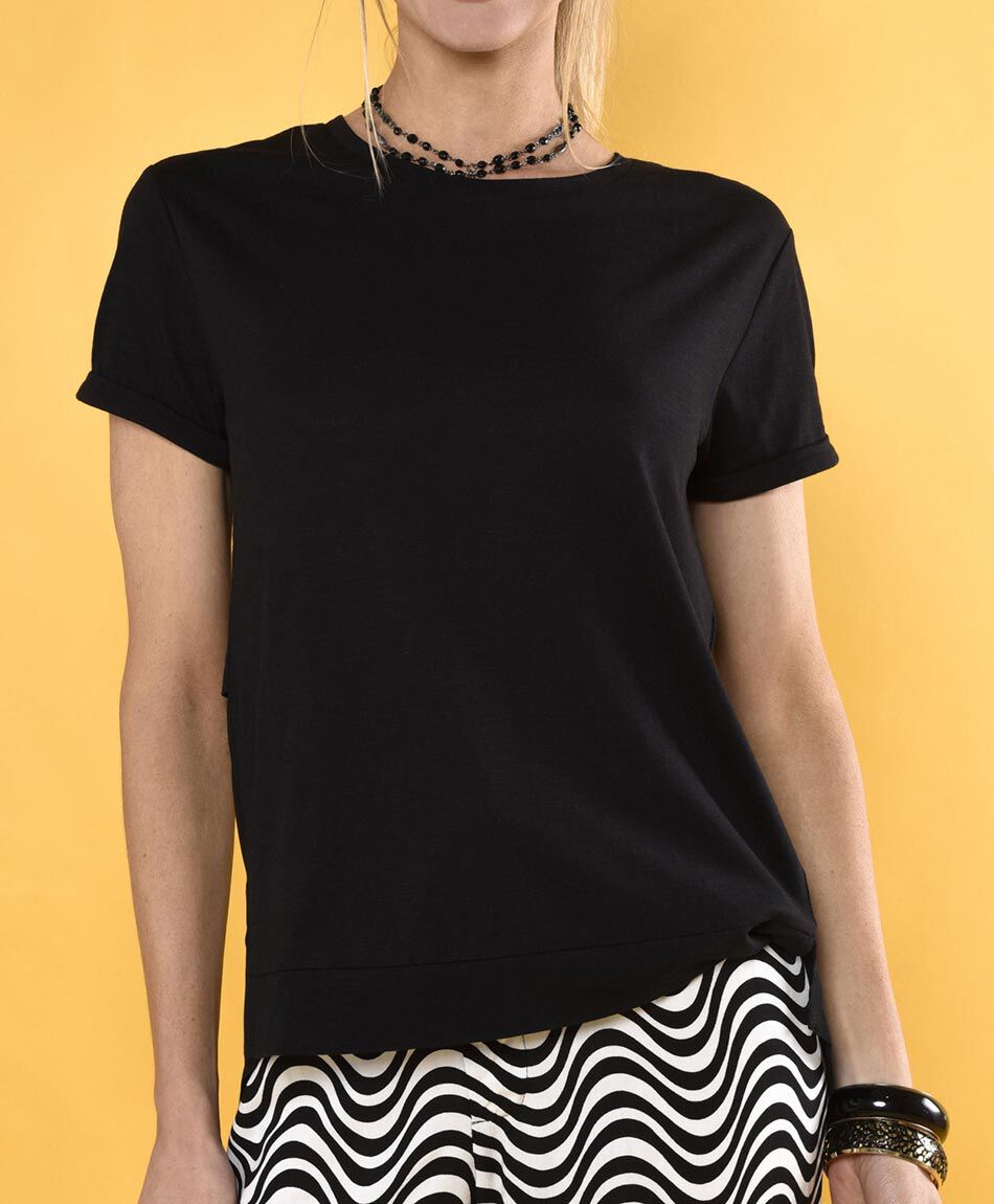 Polera manga corta cuello redondo