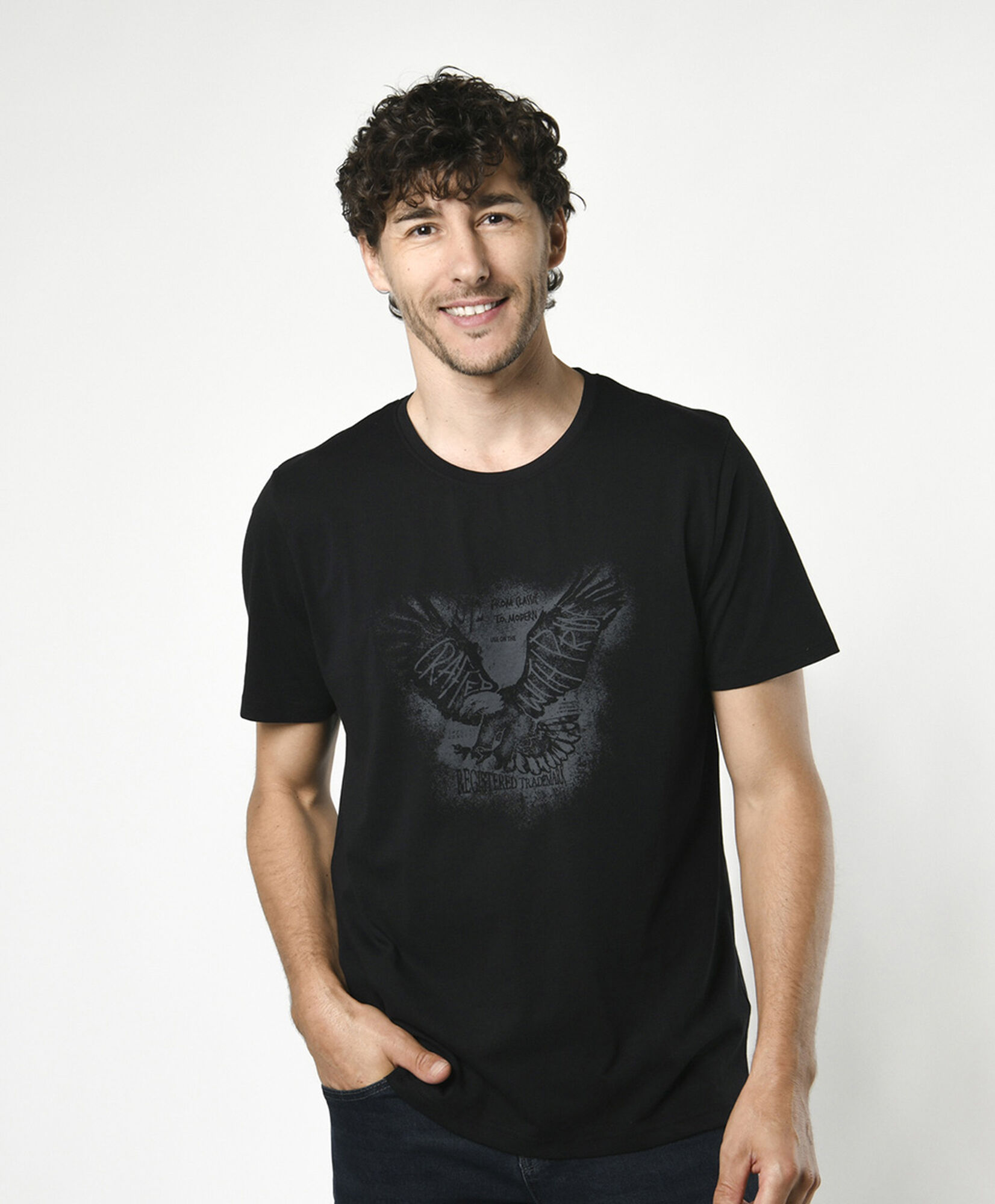 Polera hombre estampado águila Polera hombre estampado águila