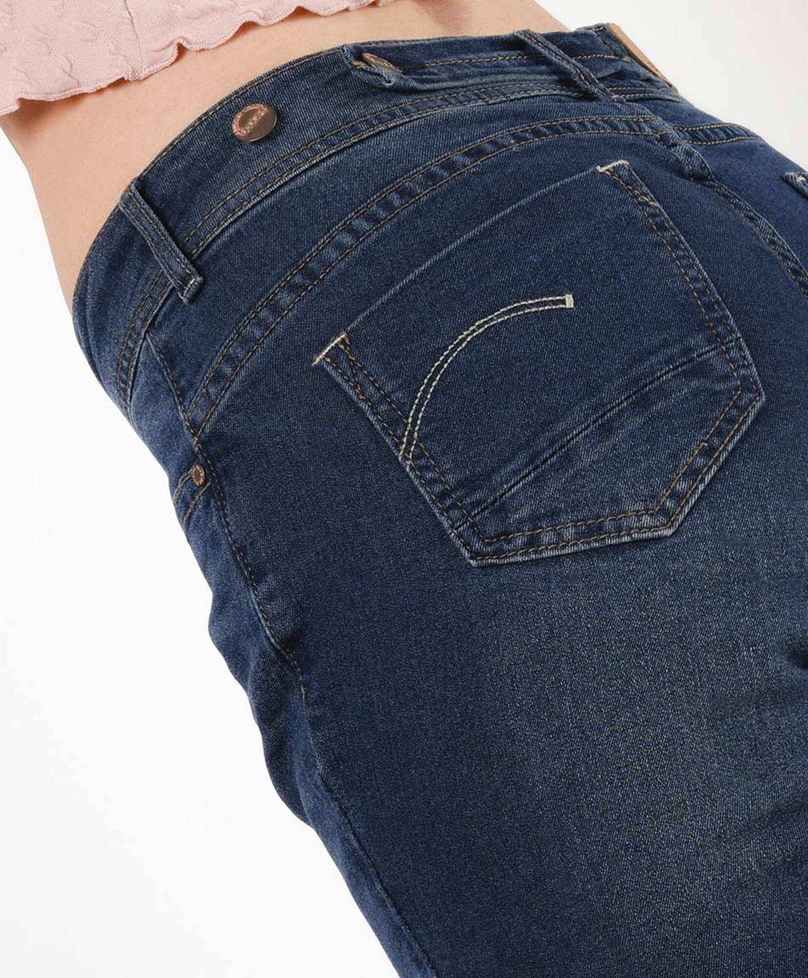 Jeans mujer botones en pretina flare Jeans mujer botones en pretina flare
