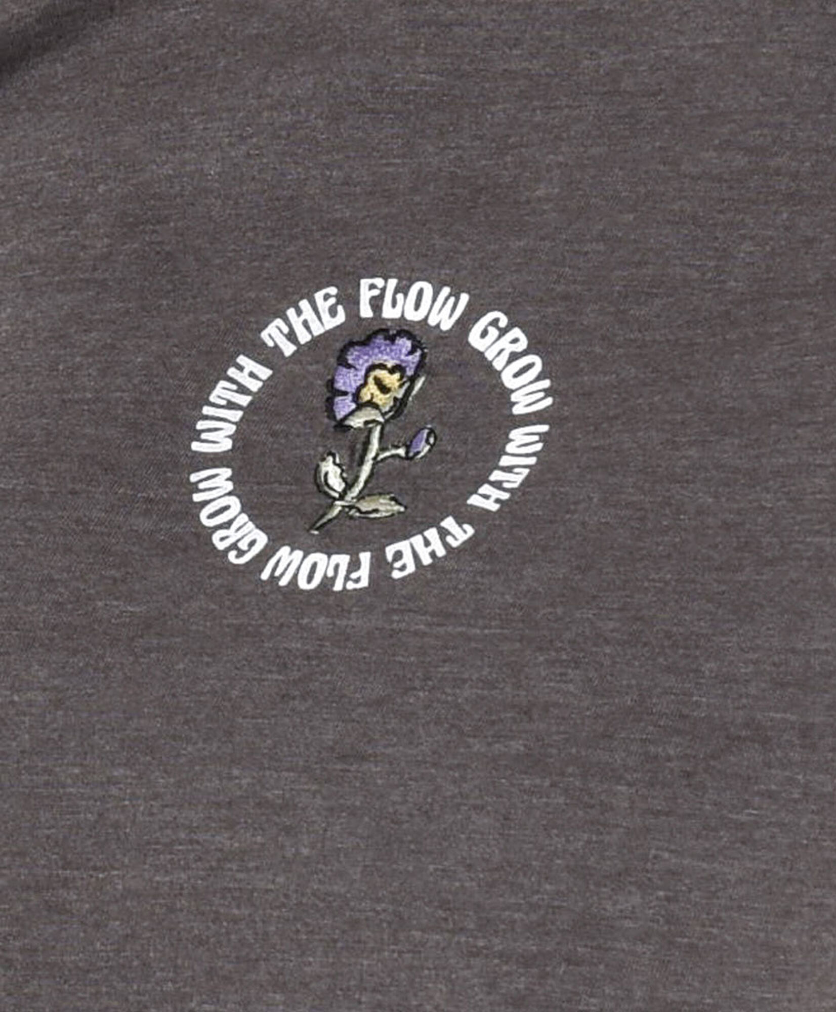 Polera mujer flor bordada Polera mujer flor bordada