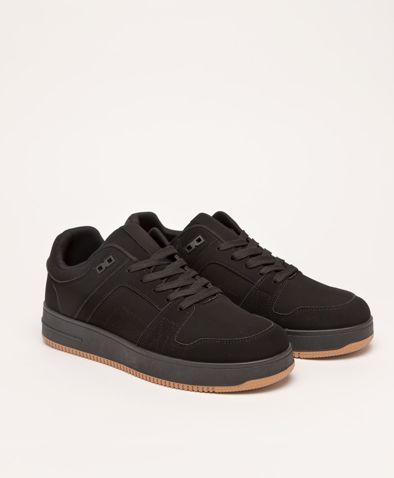Zapatilla hombre negra Zapatilla hombre negra