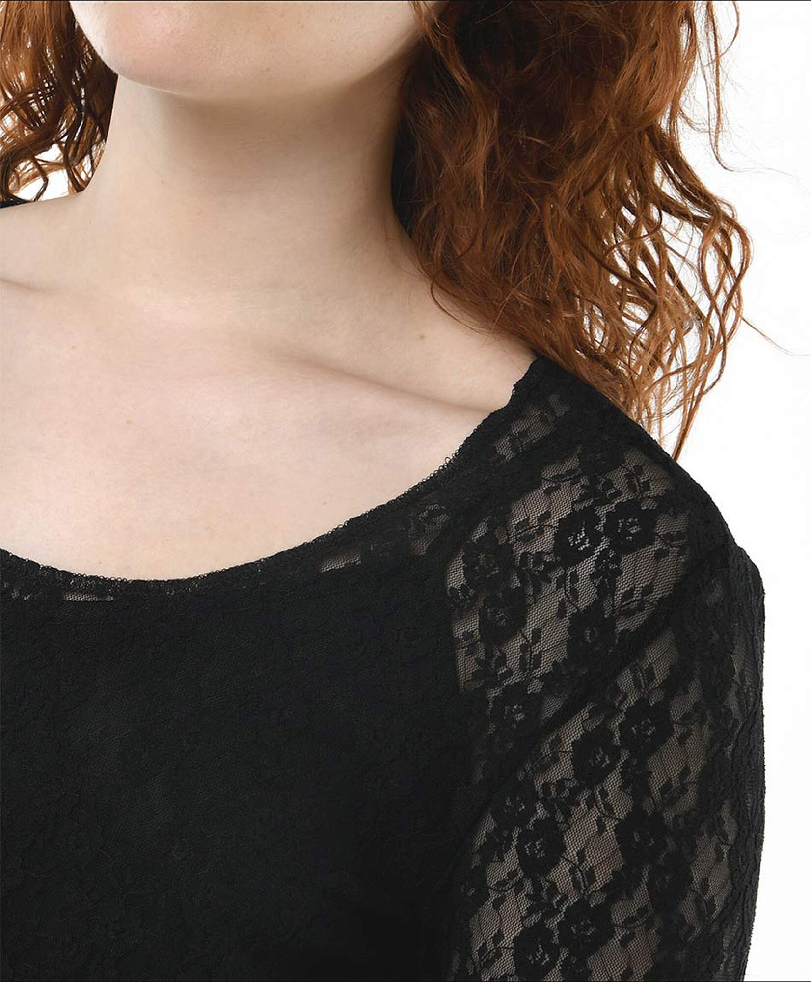 Polera mujer encajes floreados Polera mujer encajes floreados