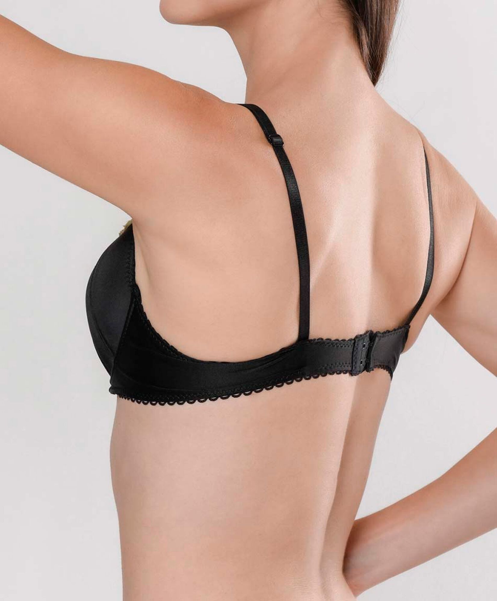 Sostén mujer costuras escote en v Sostén mujer costuras escote en v