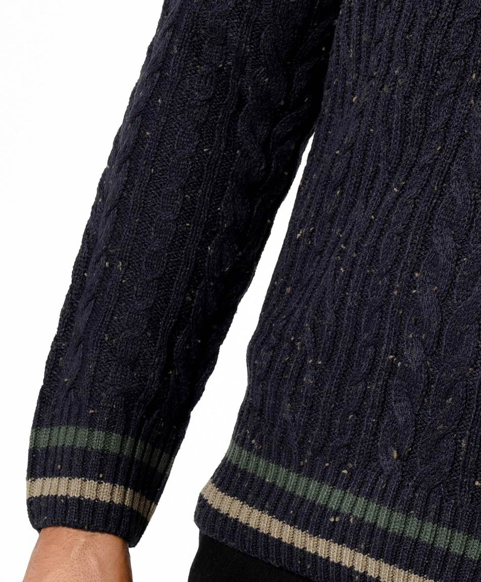 Sweater hombre trenzado cuello alto Sweater hombre trenzado cuello alto