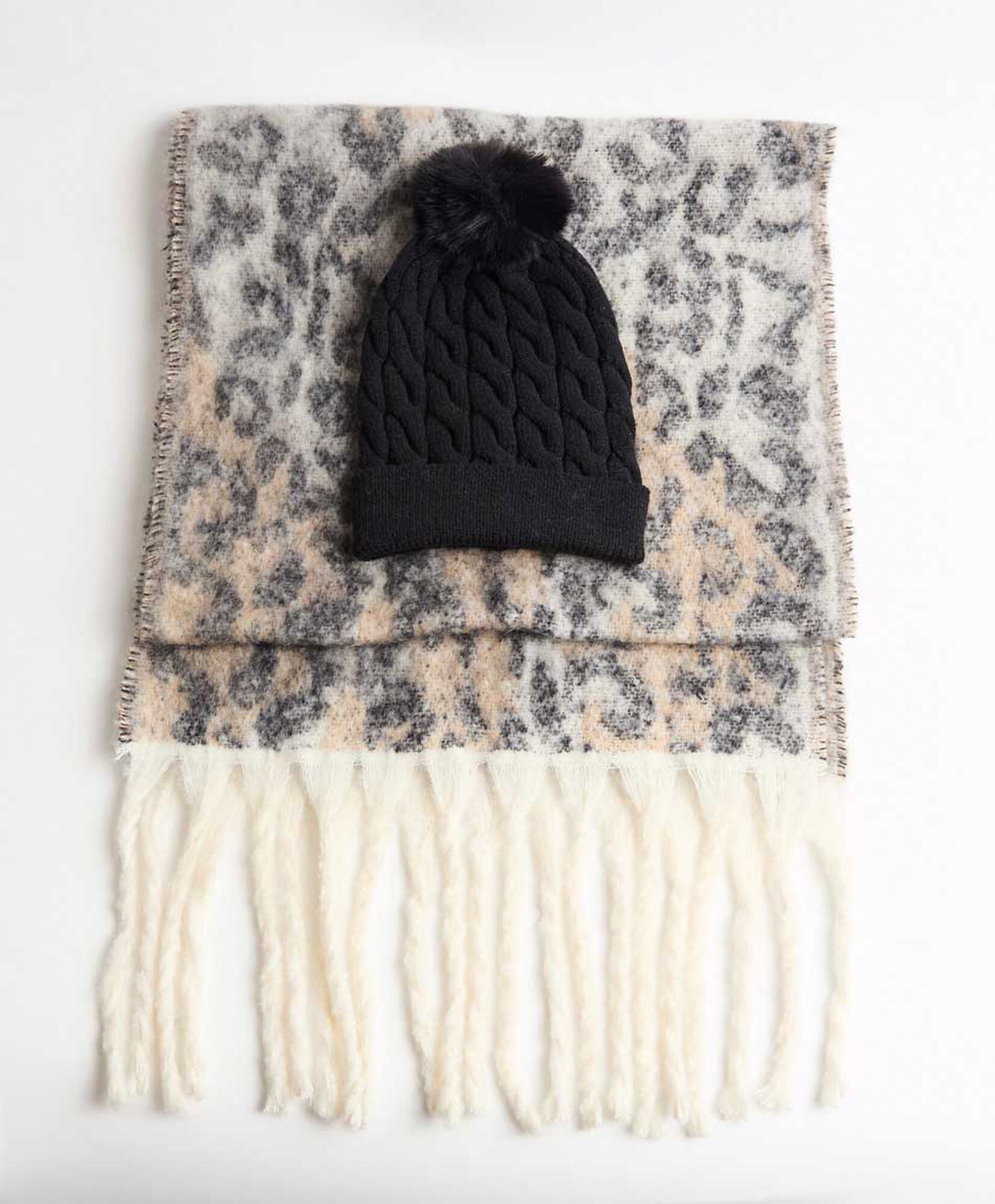 Set bufanda + gorro mujer animal print Set bufanda + gorro mujer animal print