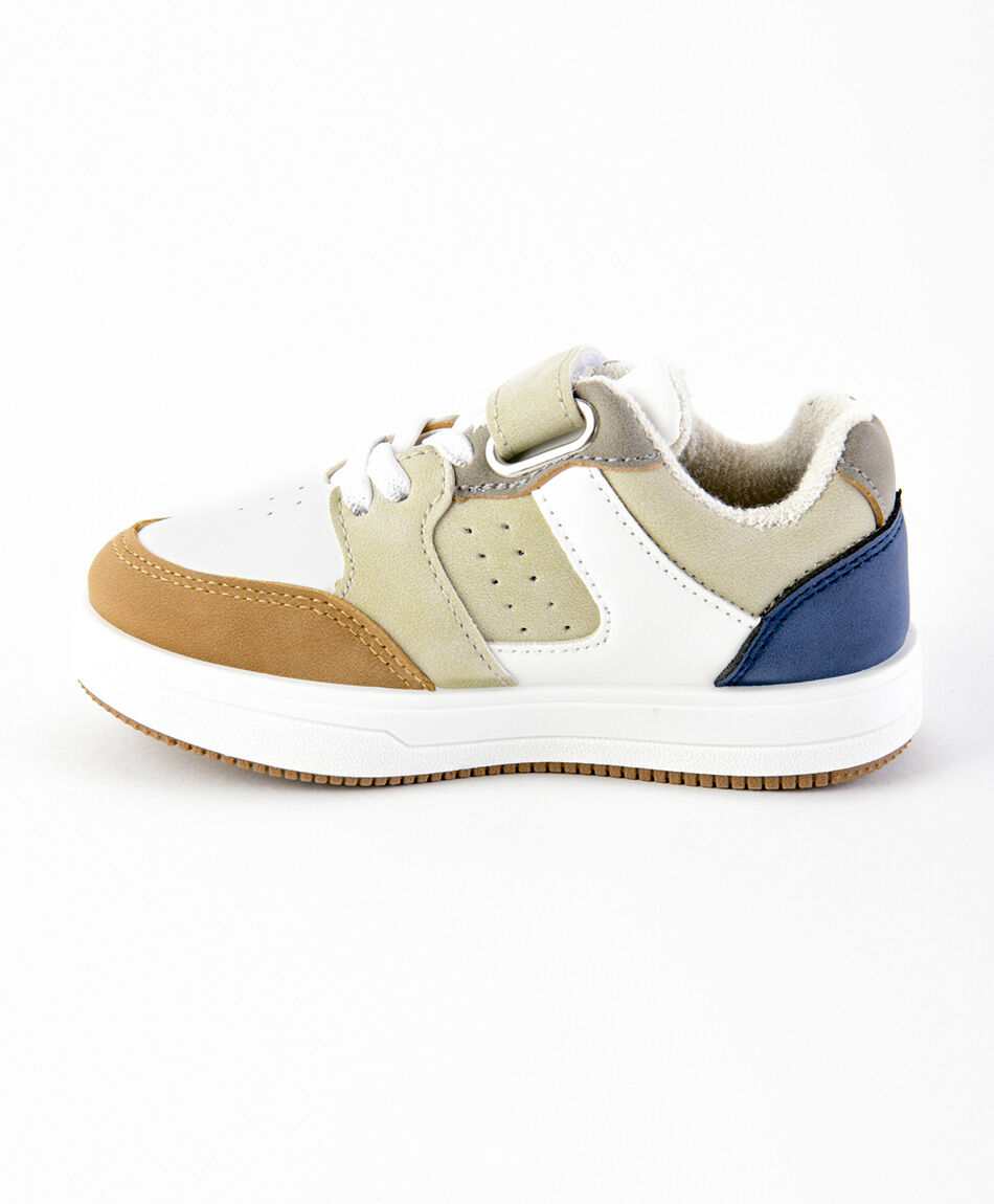 Zapatilla infantil (24 a 29) tricolor