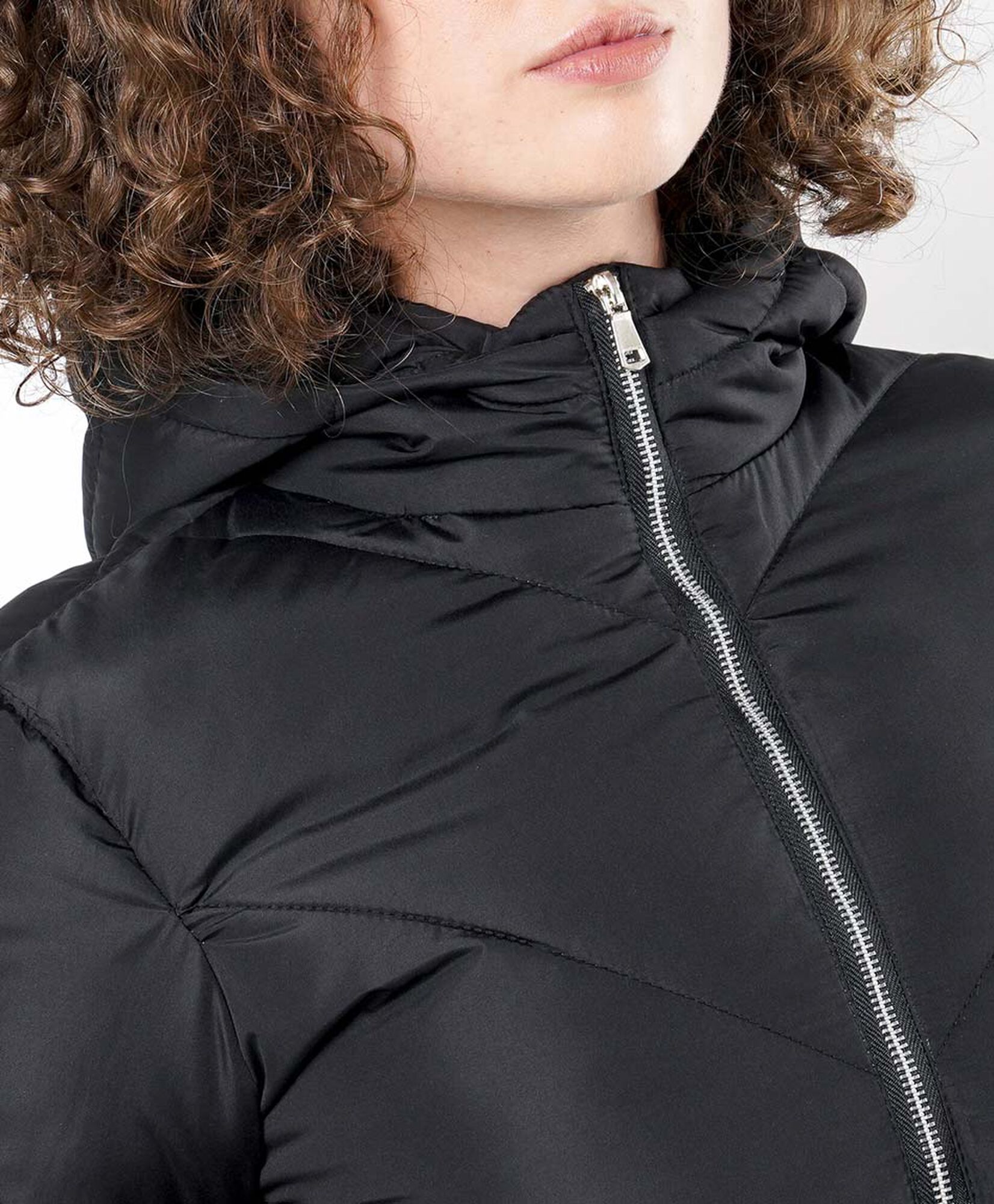 Parka mujer larga costuras diagonales Parka mujer larga costuras diagonales