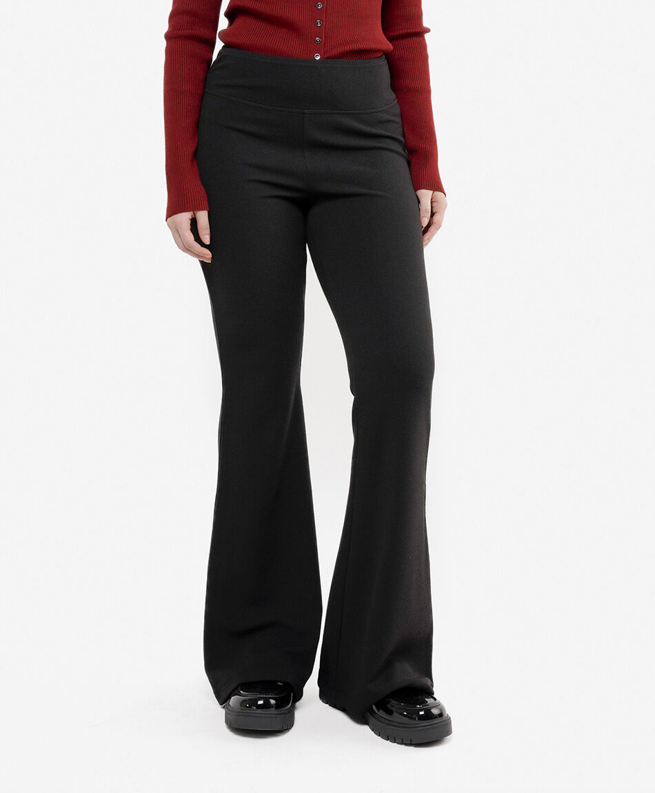 Pantal&oacute;n mujer b&aacute;sico flare